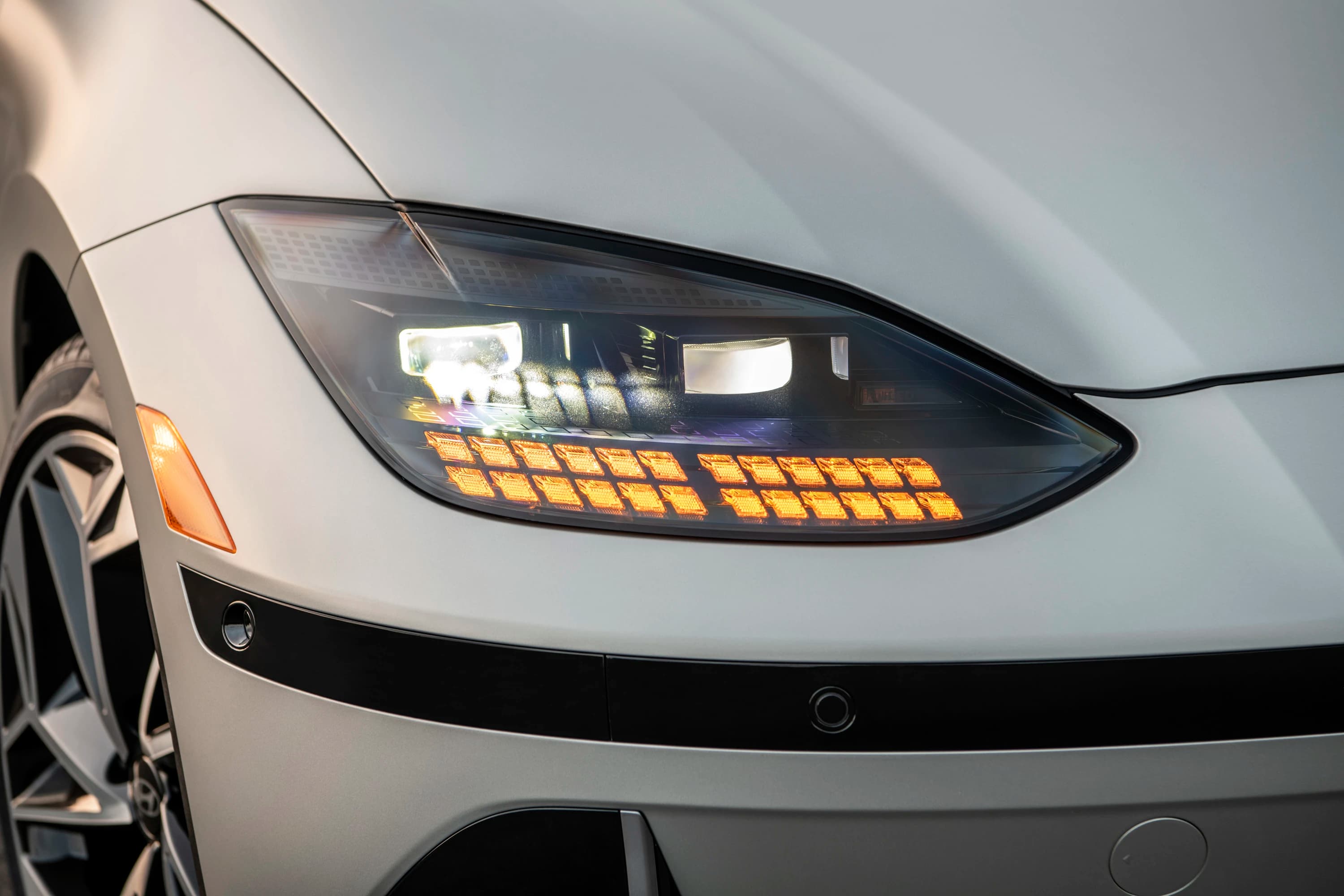 Hyundai Ioniq 6 Long Range RWD photo