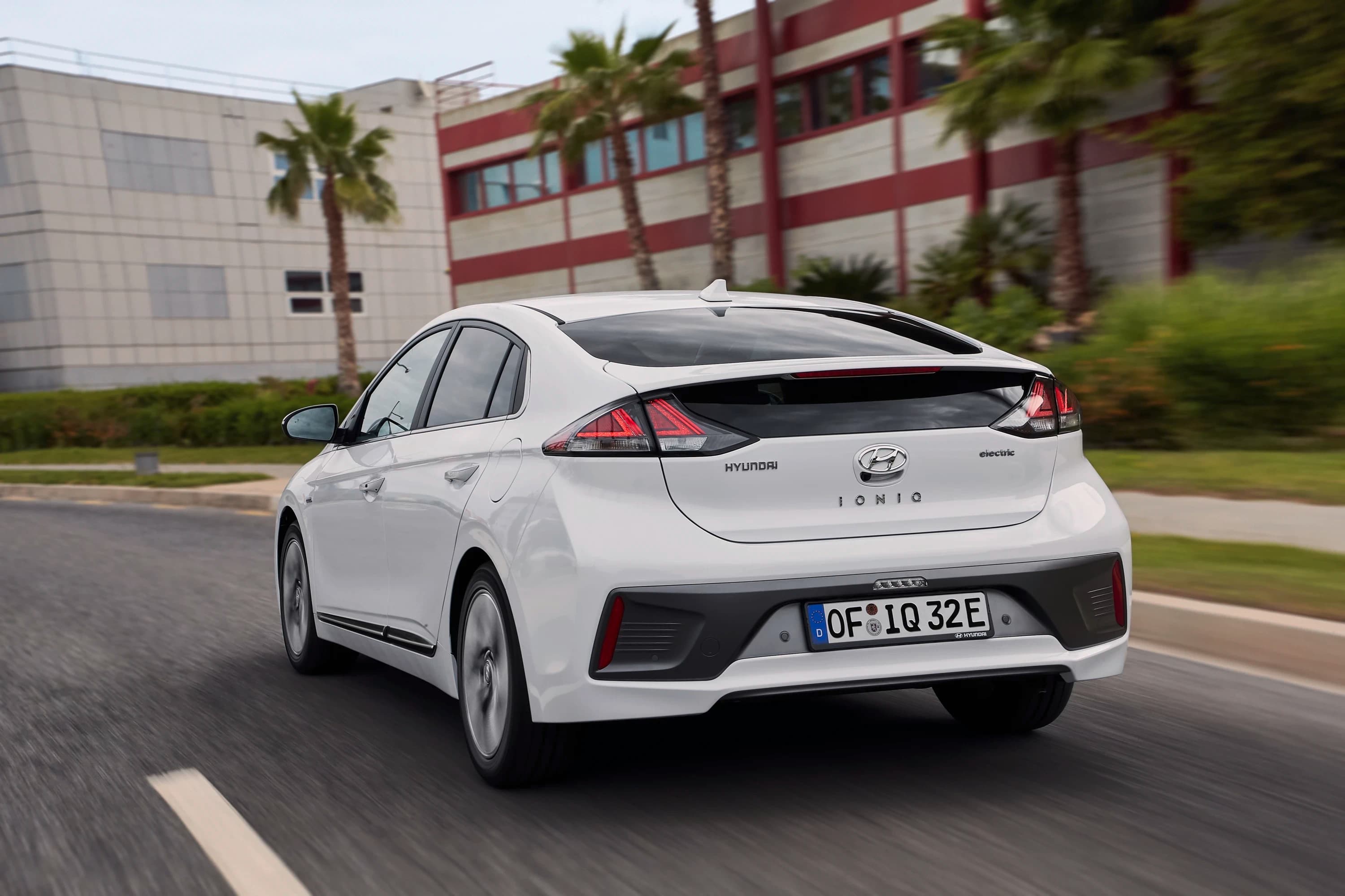 Hyundai IONIQ Electric 28 kWh photo
