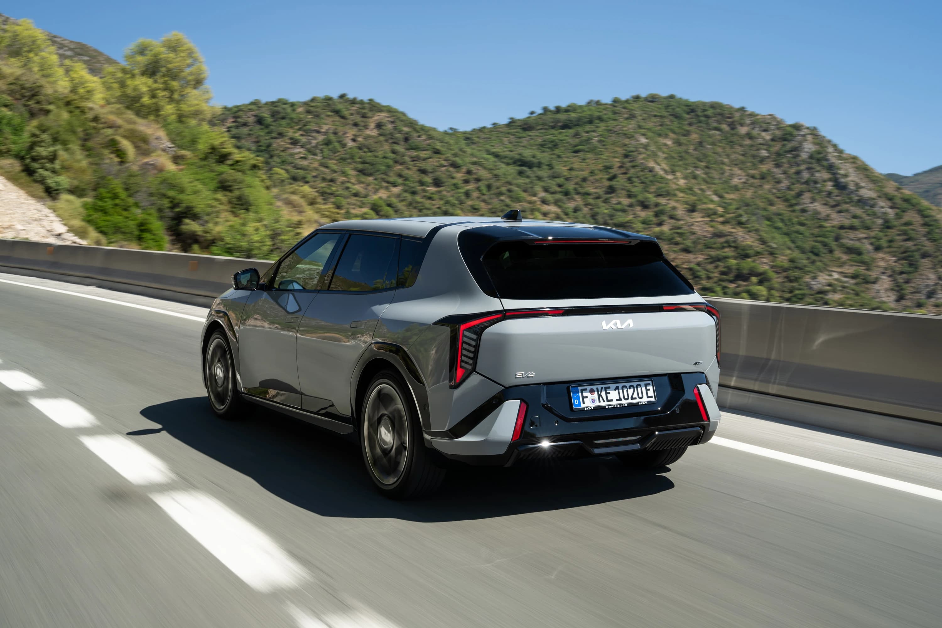 Kia EV4 Hatchback GT photo