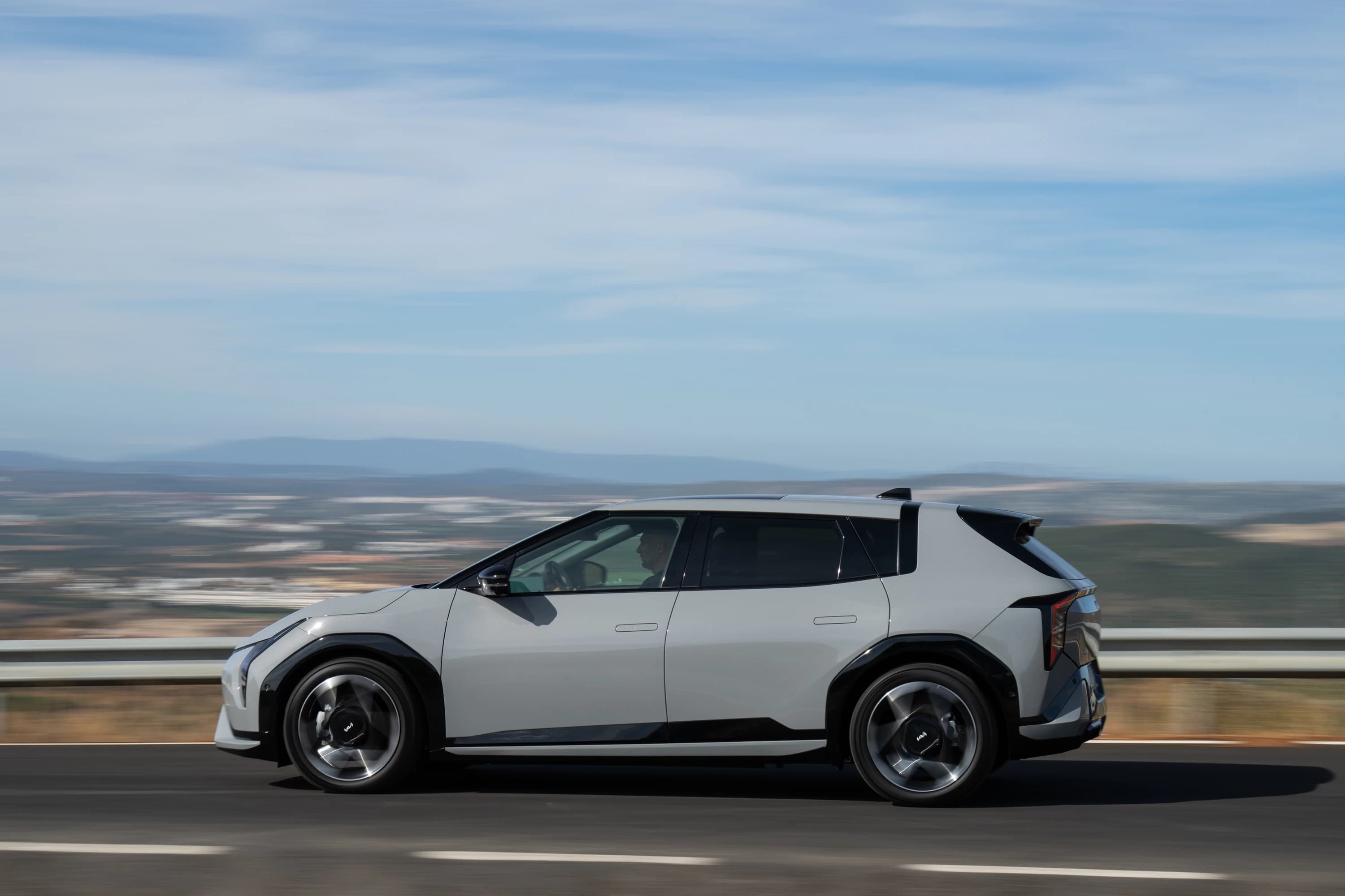 Kia EV4 Hatchback Long Range AWD photo
