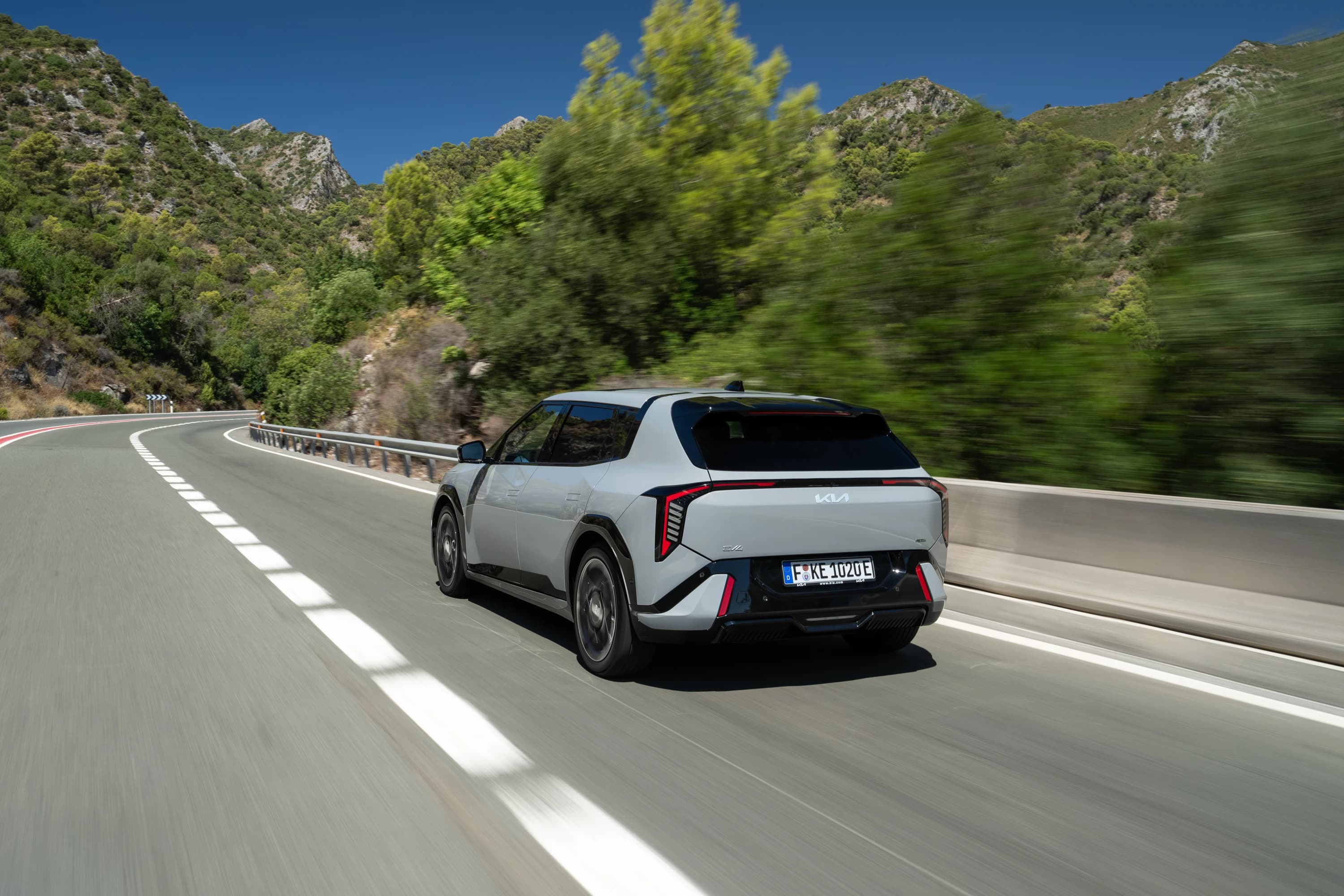 Kia EV4 Hatchback Long Range AWD photo