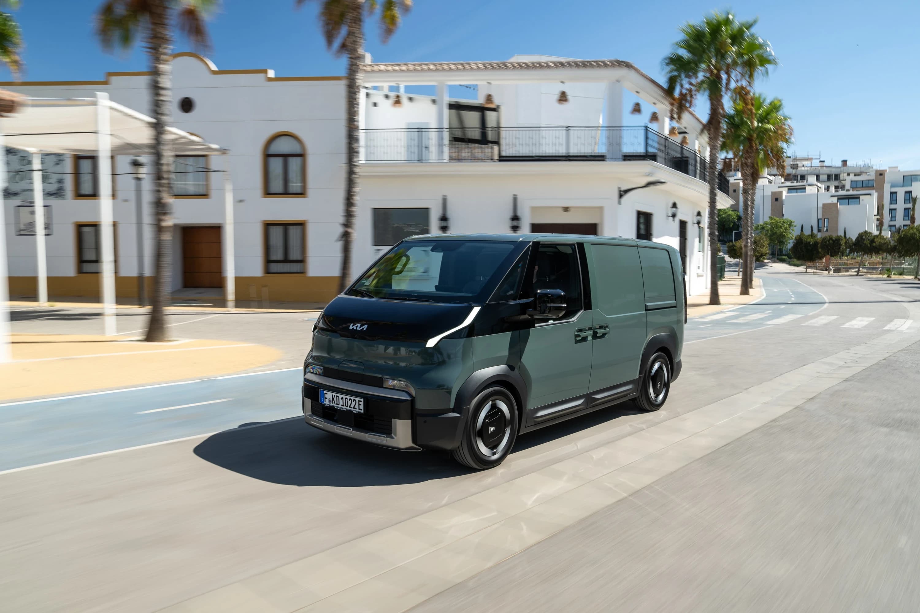 Kia PV5 Cargo Standard Range photo