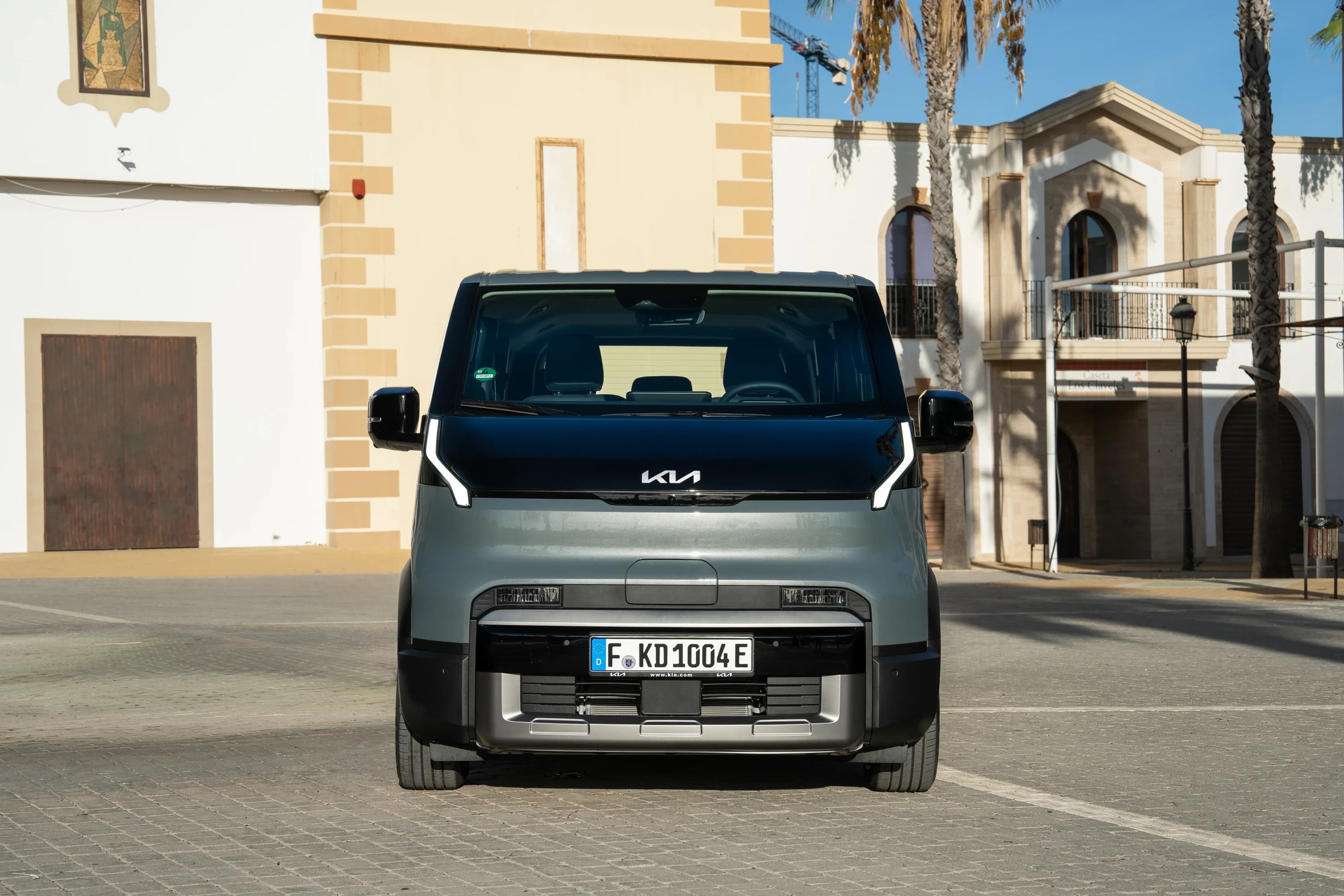 Kia PV5 Passenger Standard Range photo