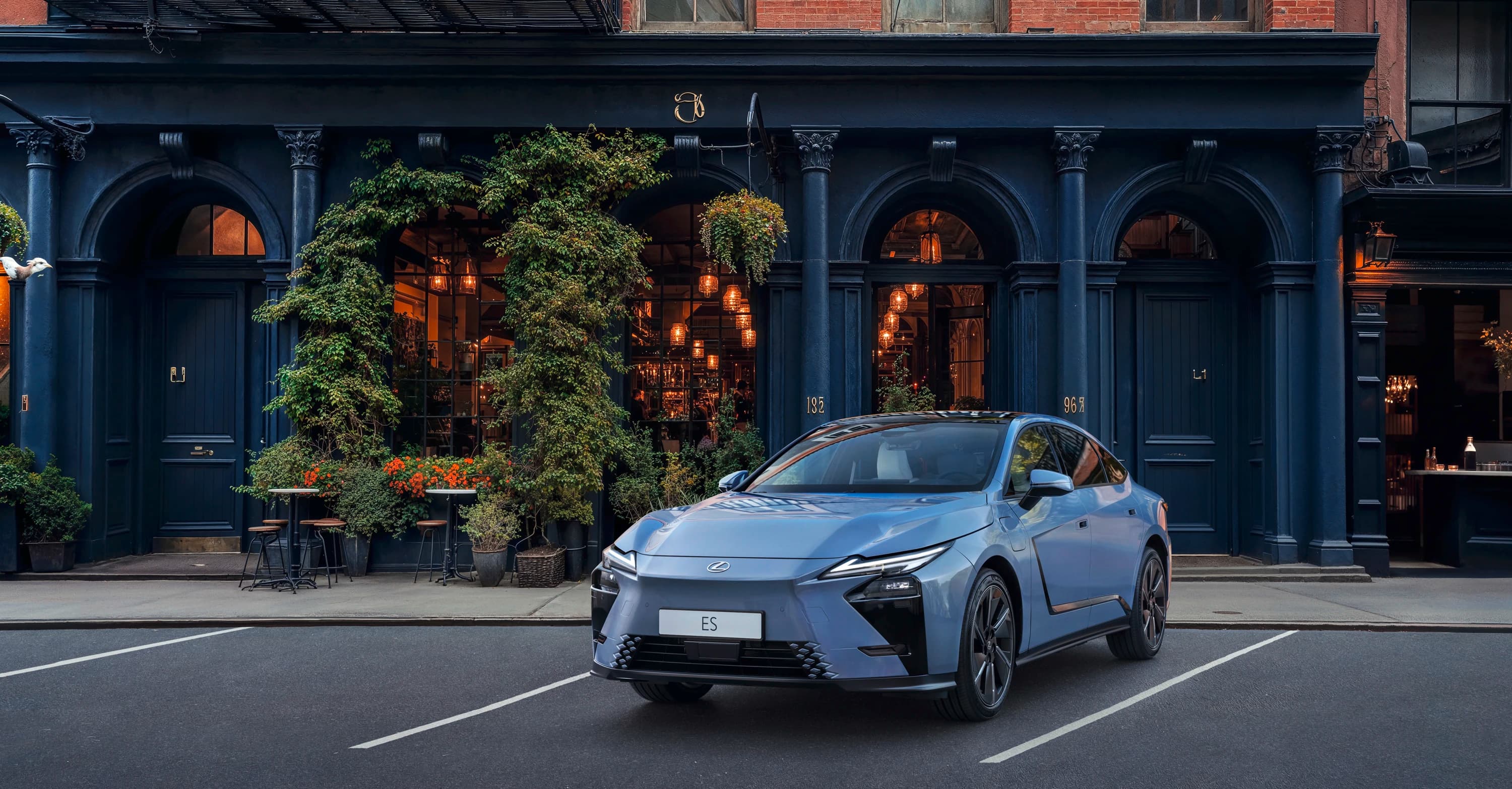 Lexus ES 350e photo