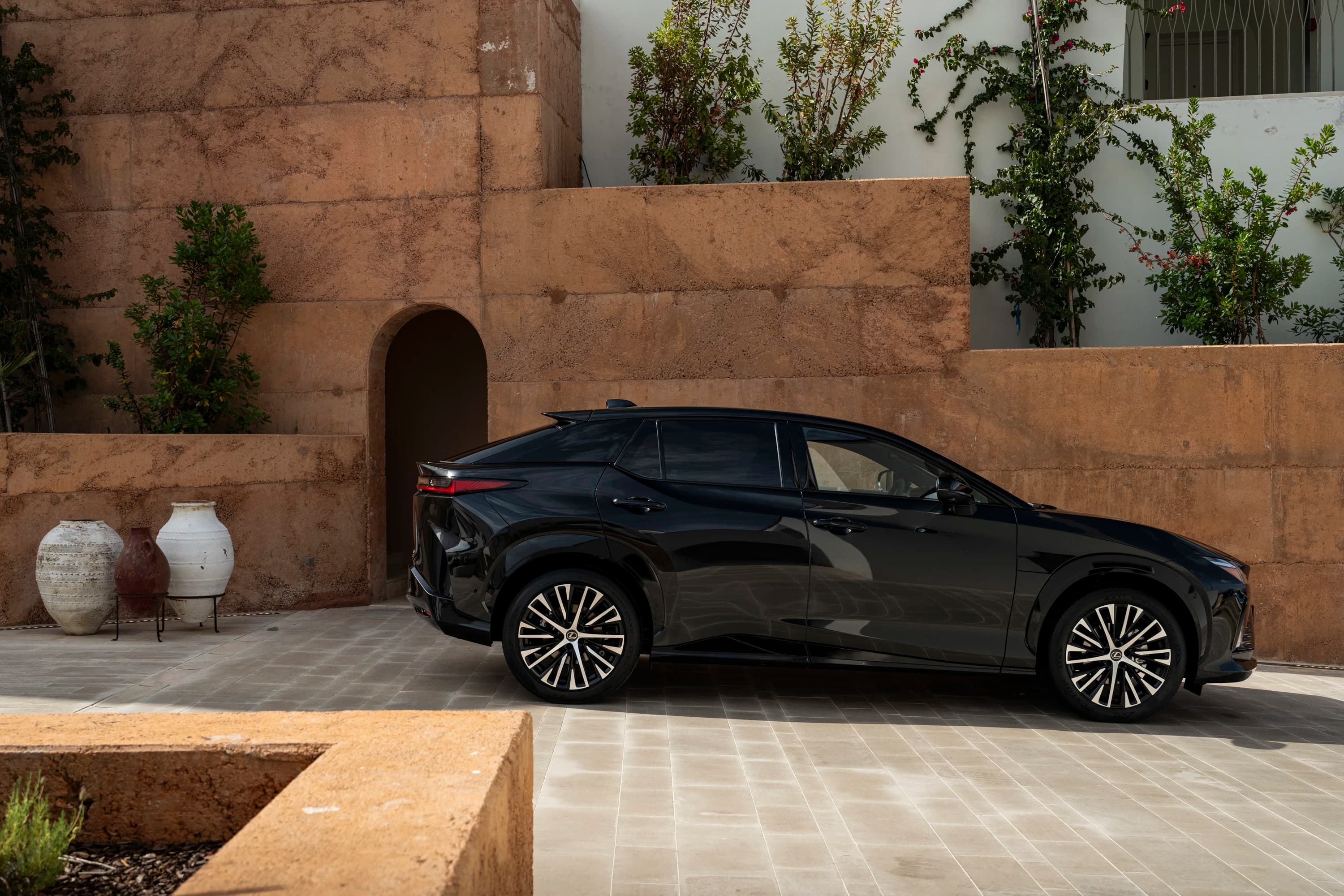 Lexus RZ 500e photo