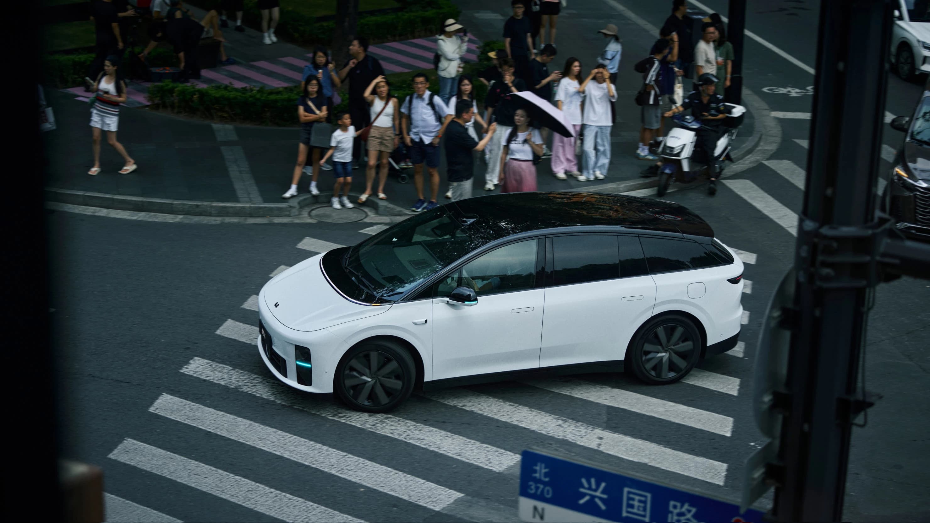 Li Auto i6 87.3 kWh RWD photo