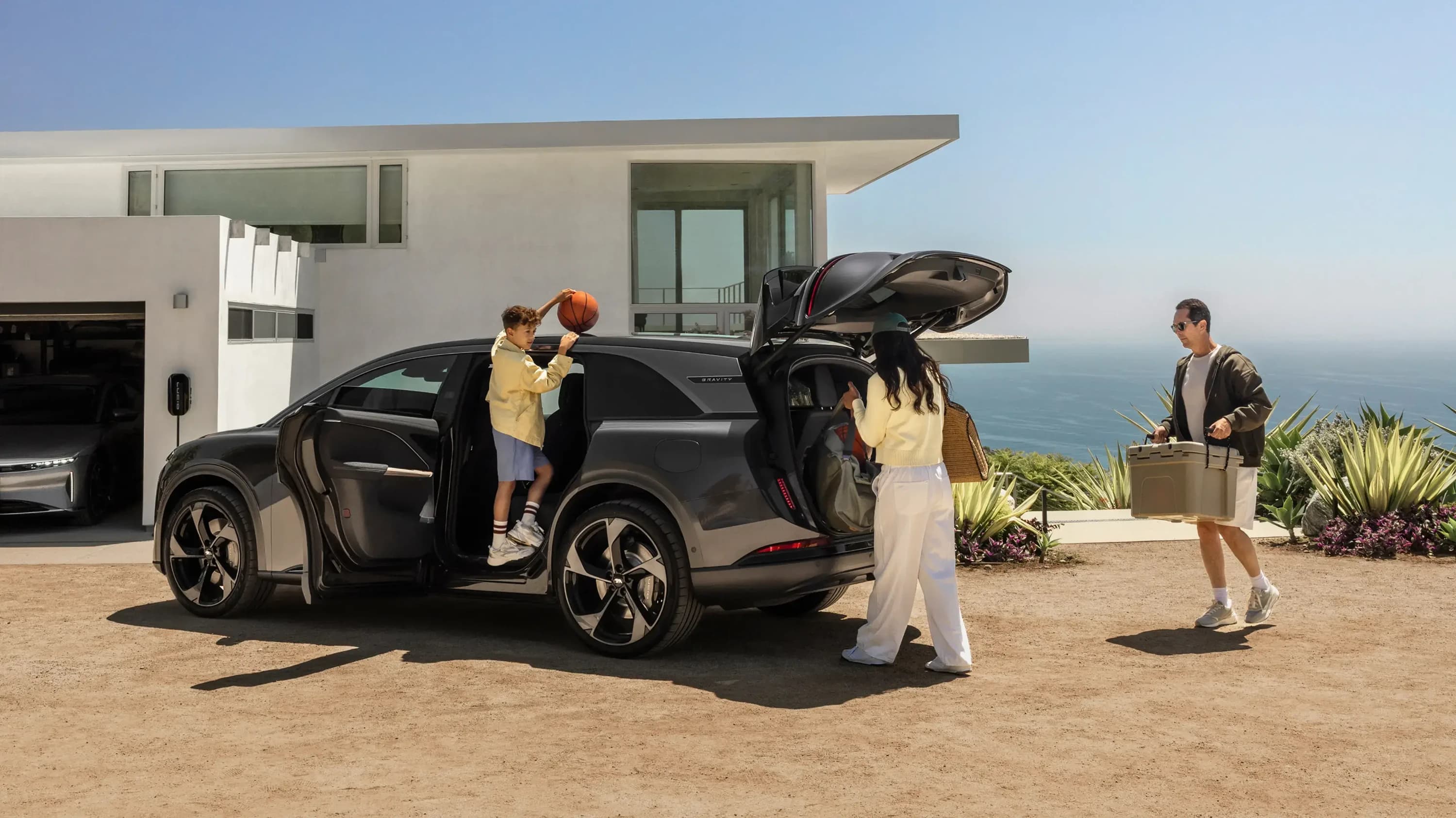 Lucid Gravity GT-S photo