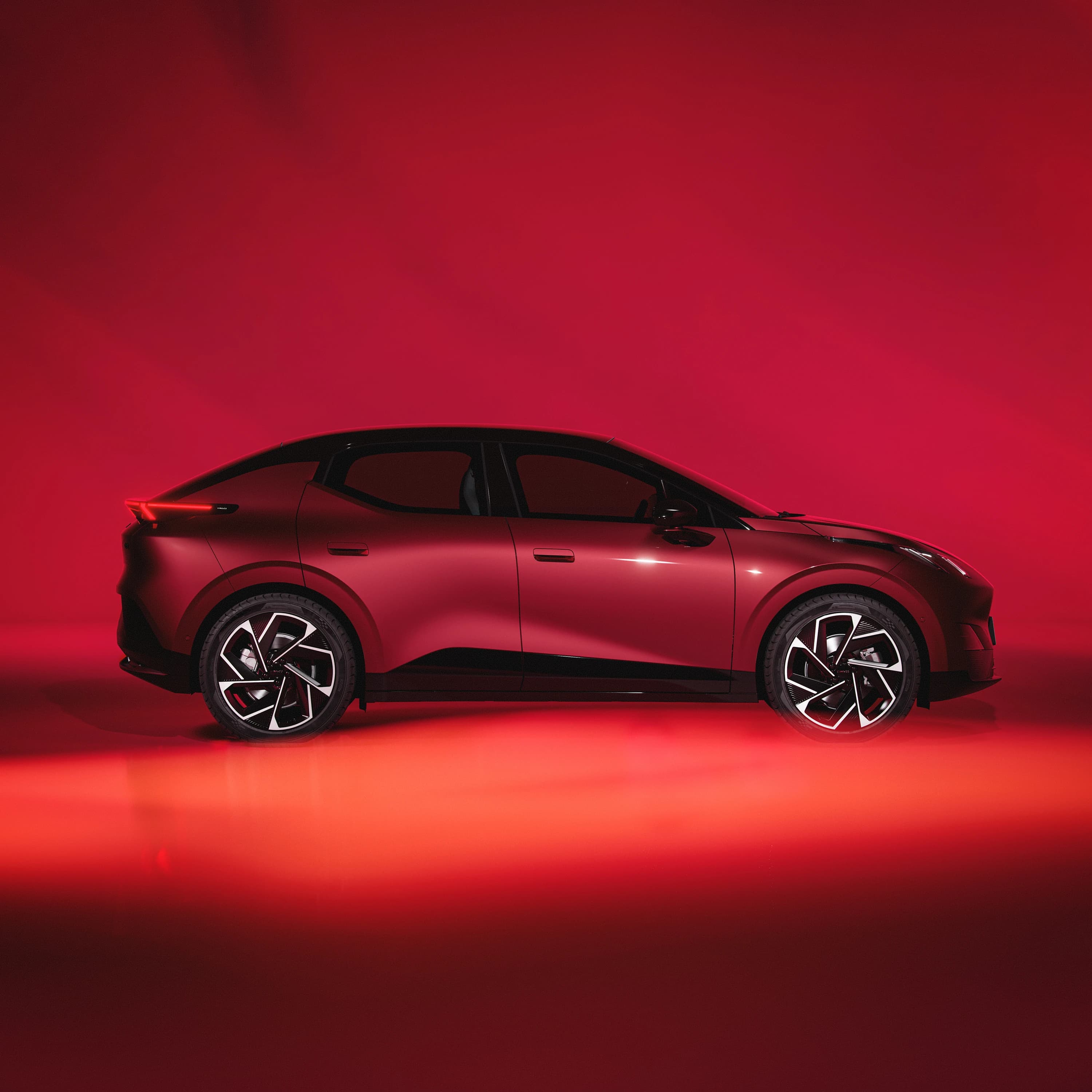 Lynk & Co 02 photo