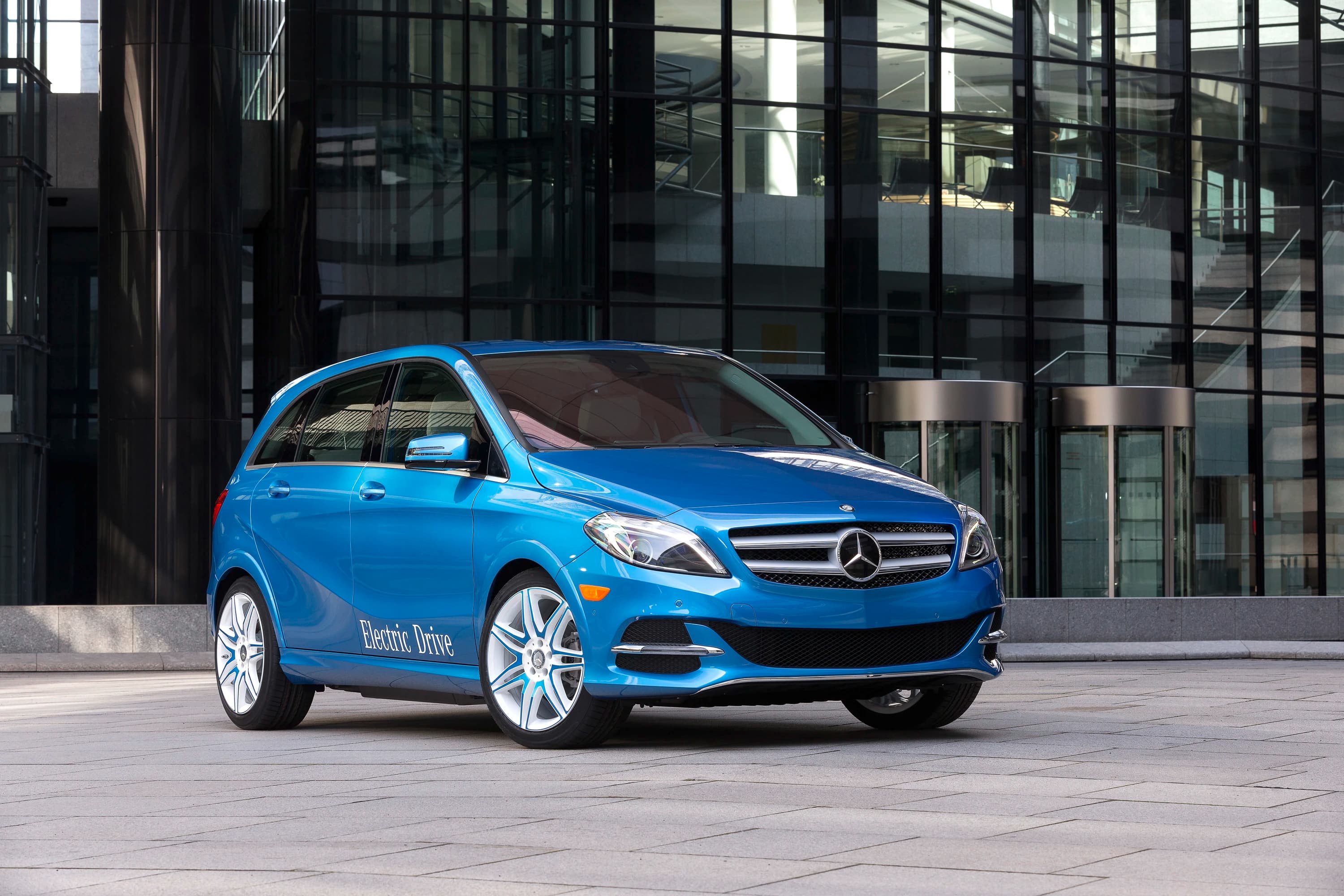 Mercedes B 250e photo
