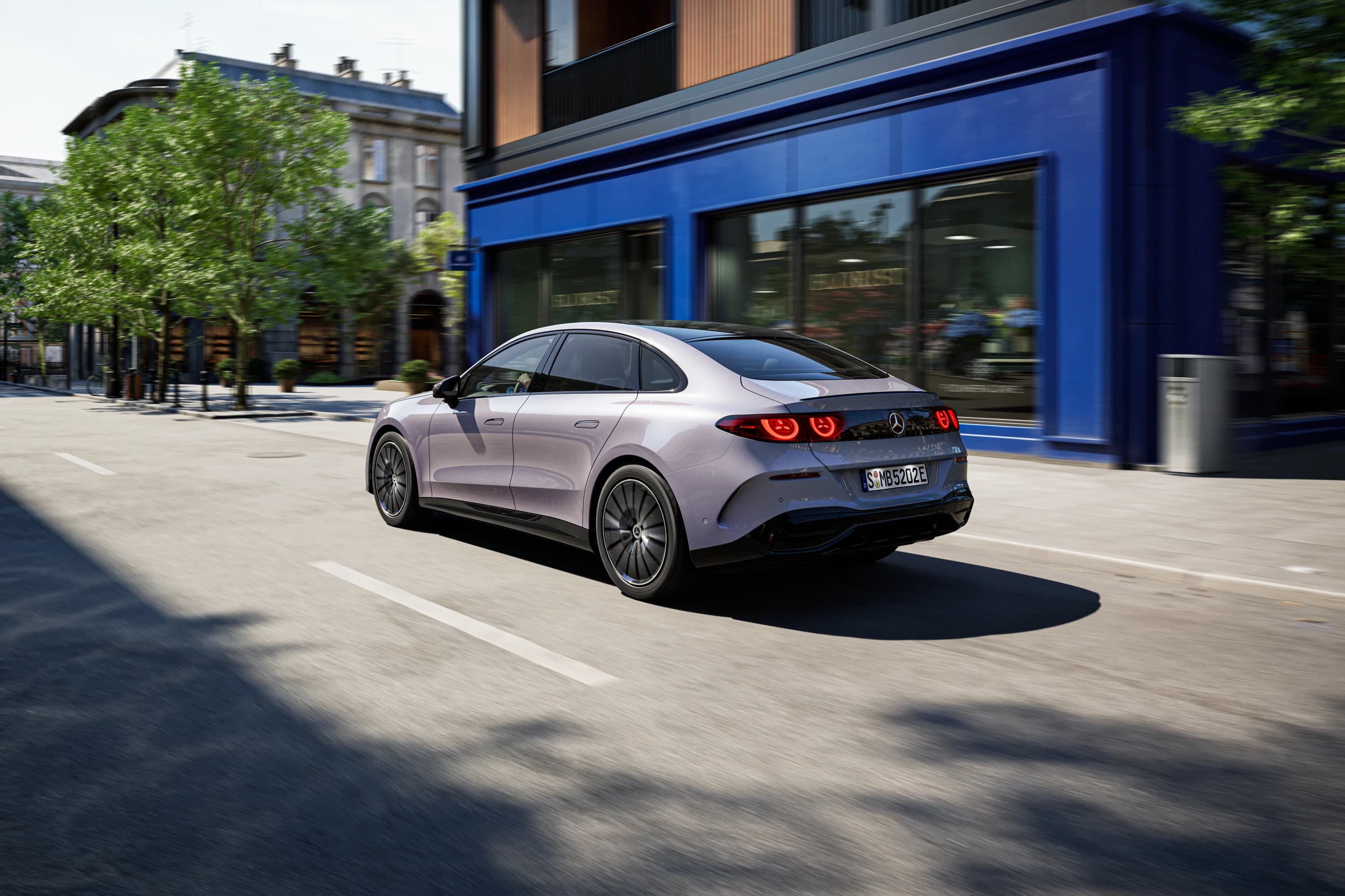 Mercedes C 400 4MATIC electric photo