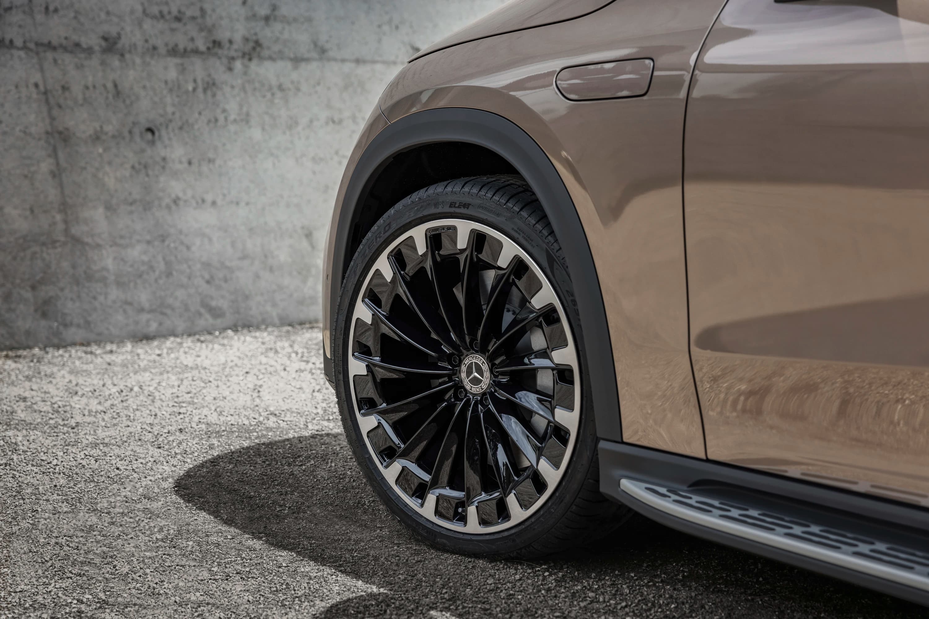 Mercedes-EQ EQE 350+ SUV photo