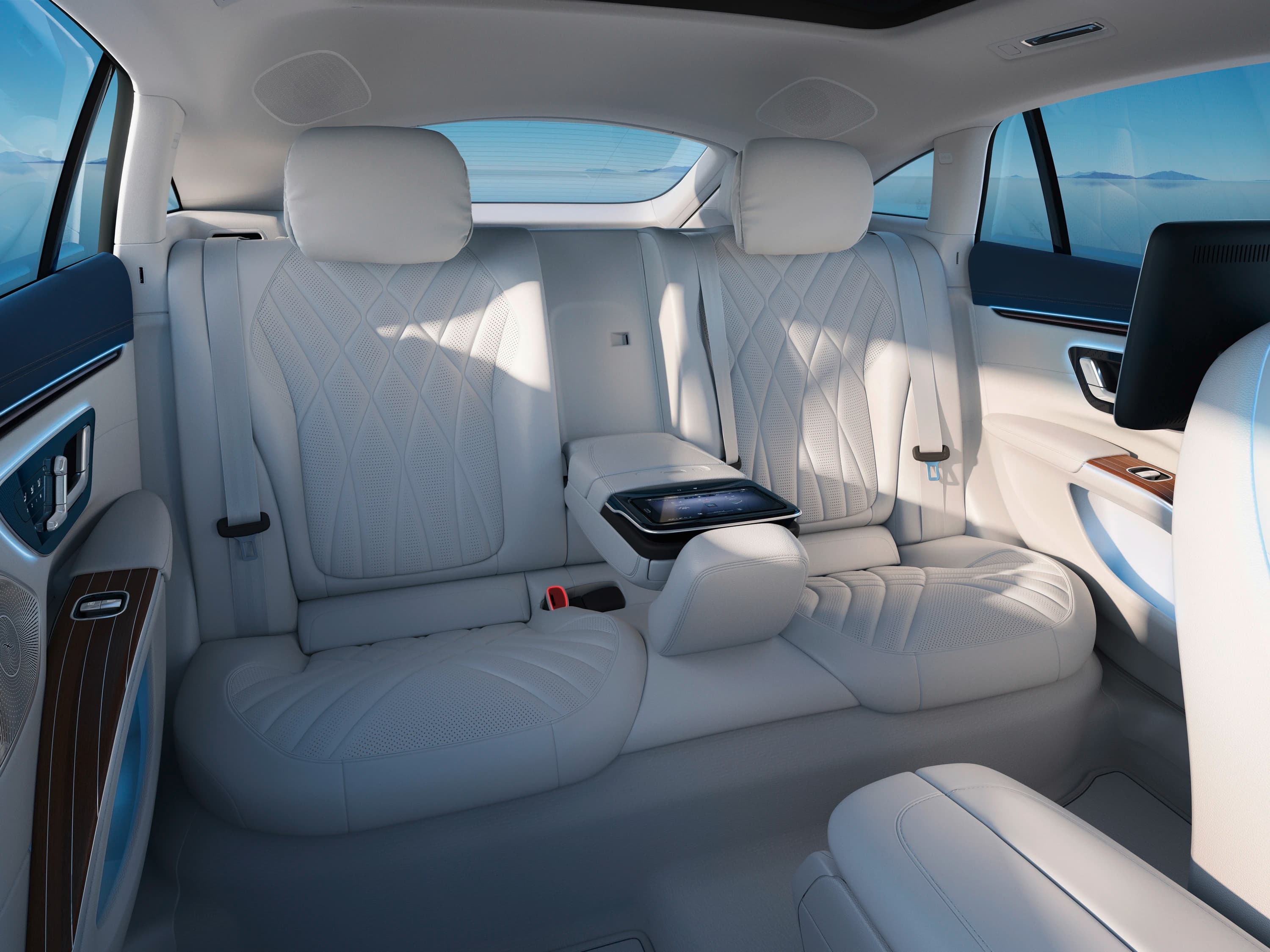 Mercedes-EQ EQS 450+ photo