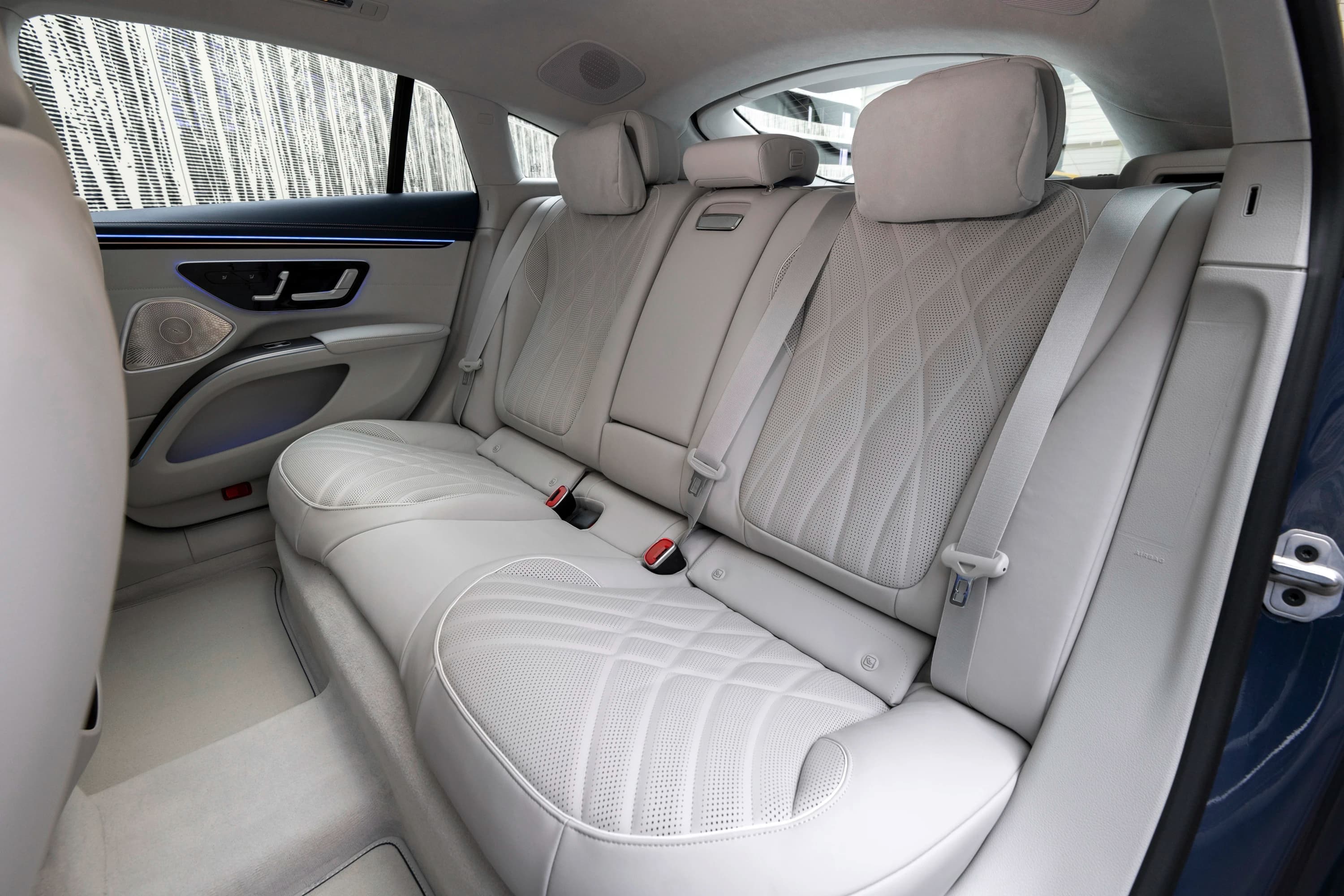 Mercedes-EQ EQS 450+ photo