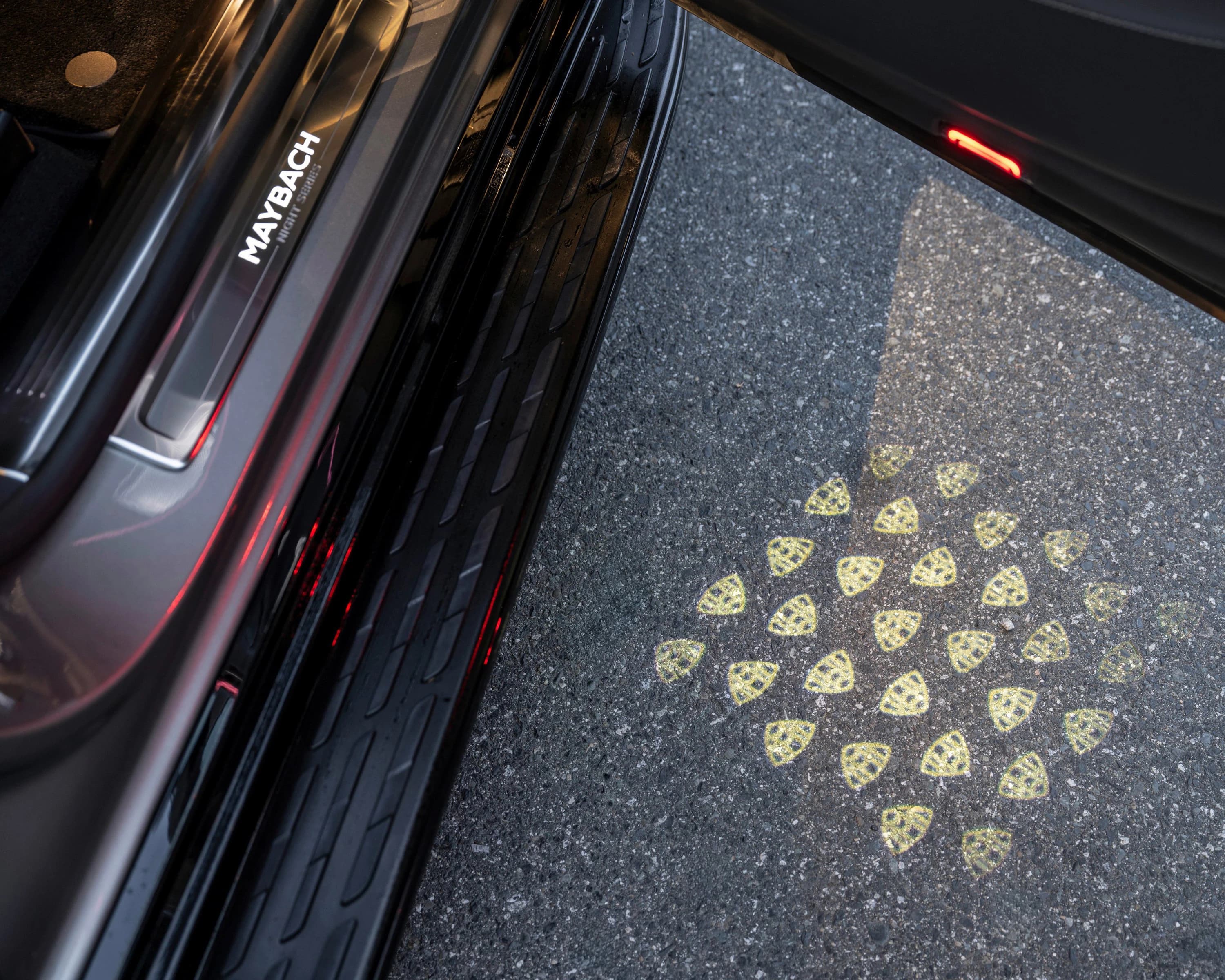 Mercedes-Maybach EQS 680 SUV photo