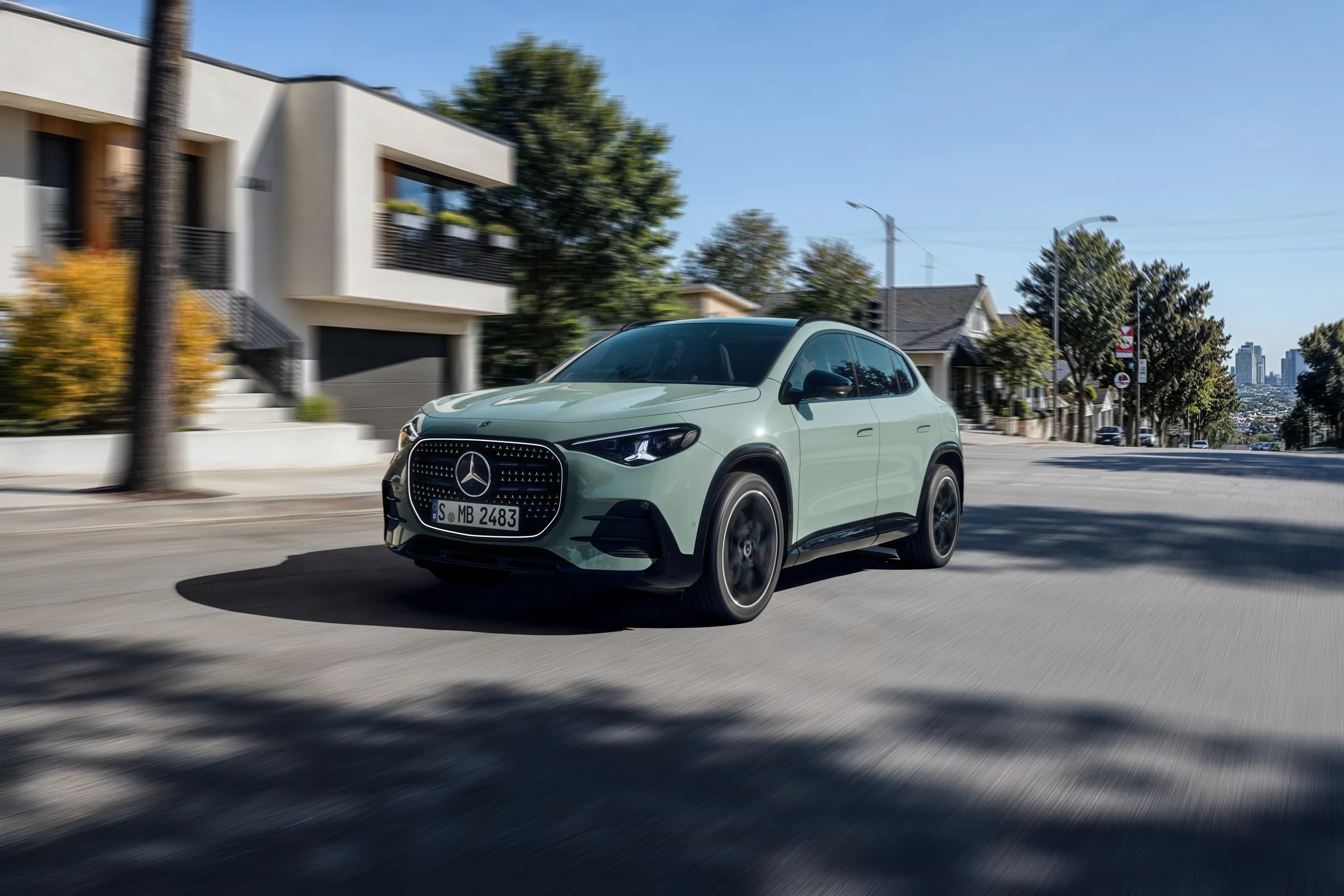 Mercedes GLA 200 photo