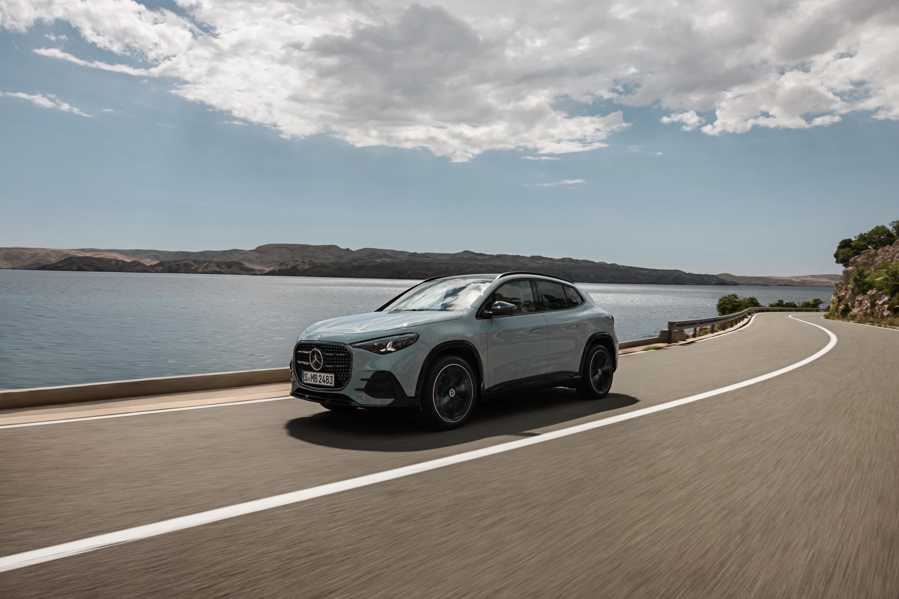 Mercedes GLA 350 4MATIC photo