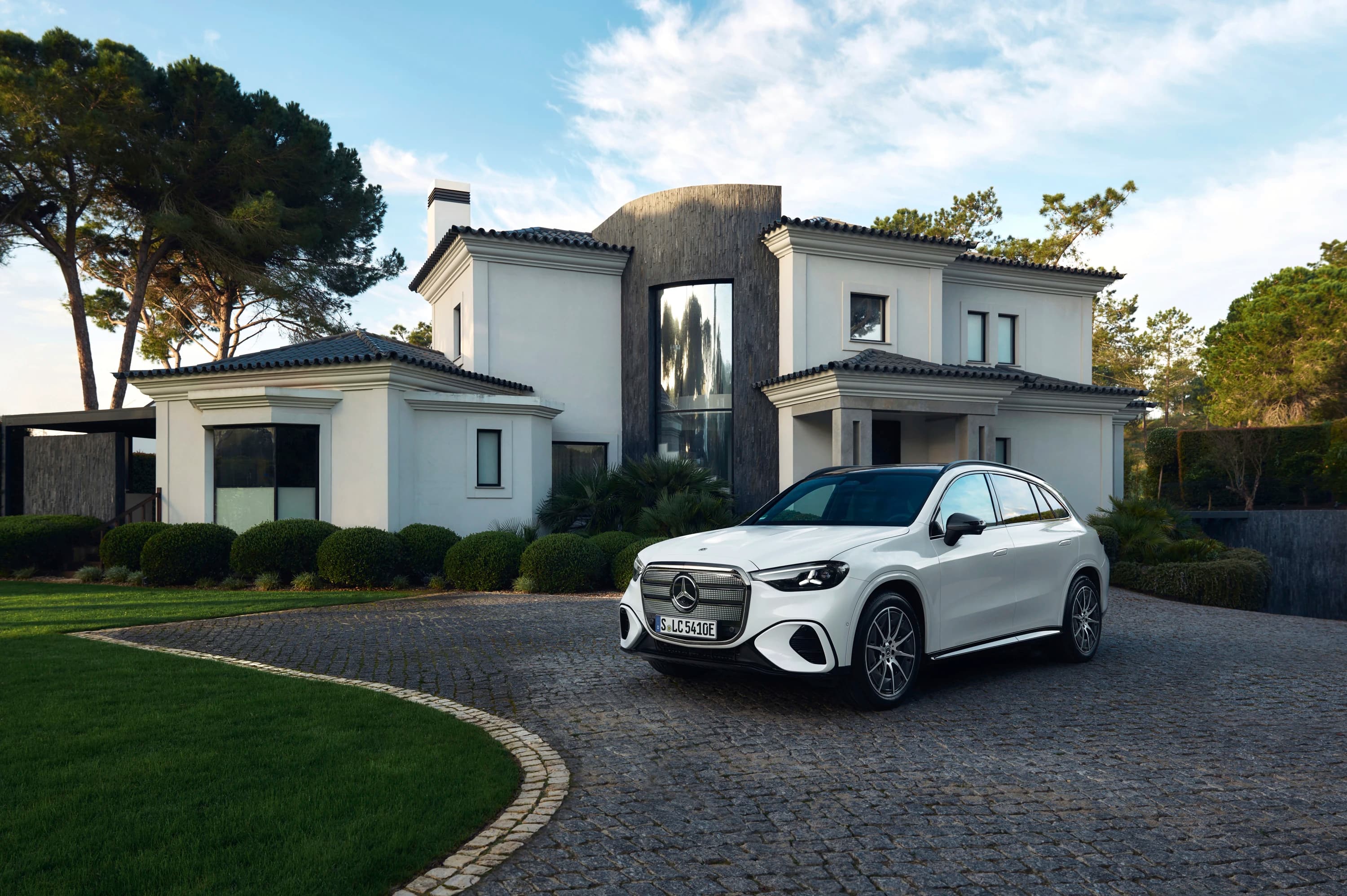 Mercedes GLC 250 photo