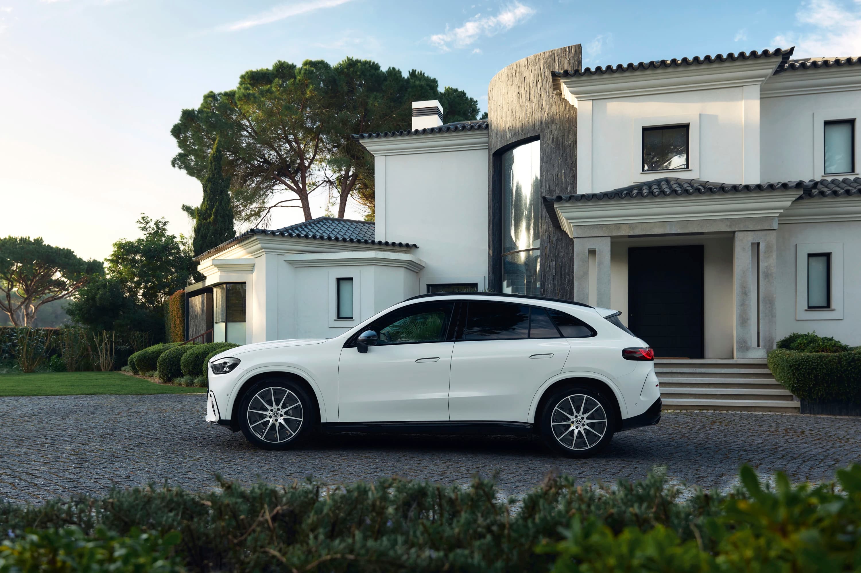 Mercedes GLC 250 photo