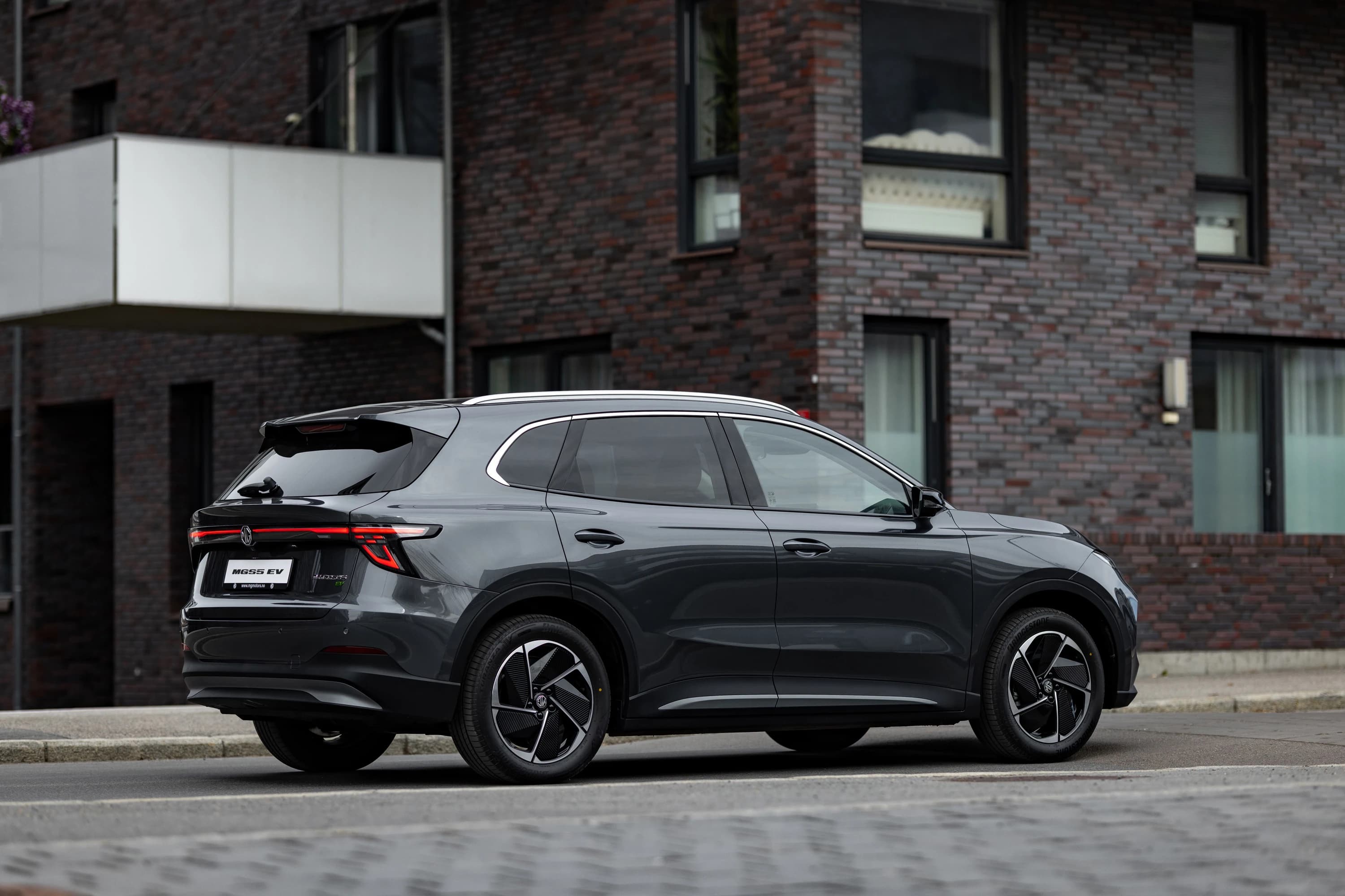 MG MGS5 EV Standard Range photo