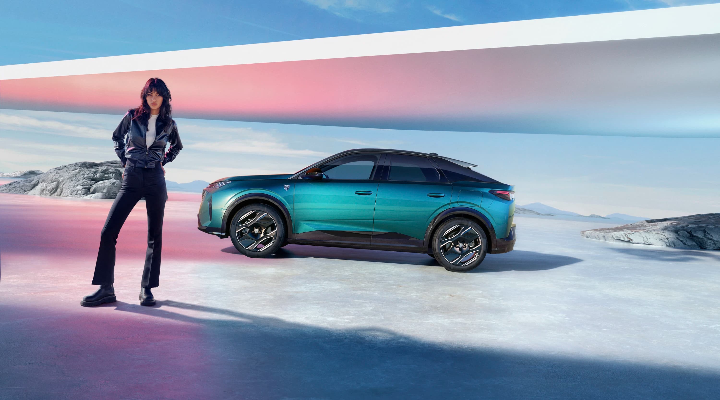 Peugeot E-3008 photo