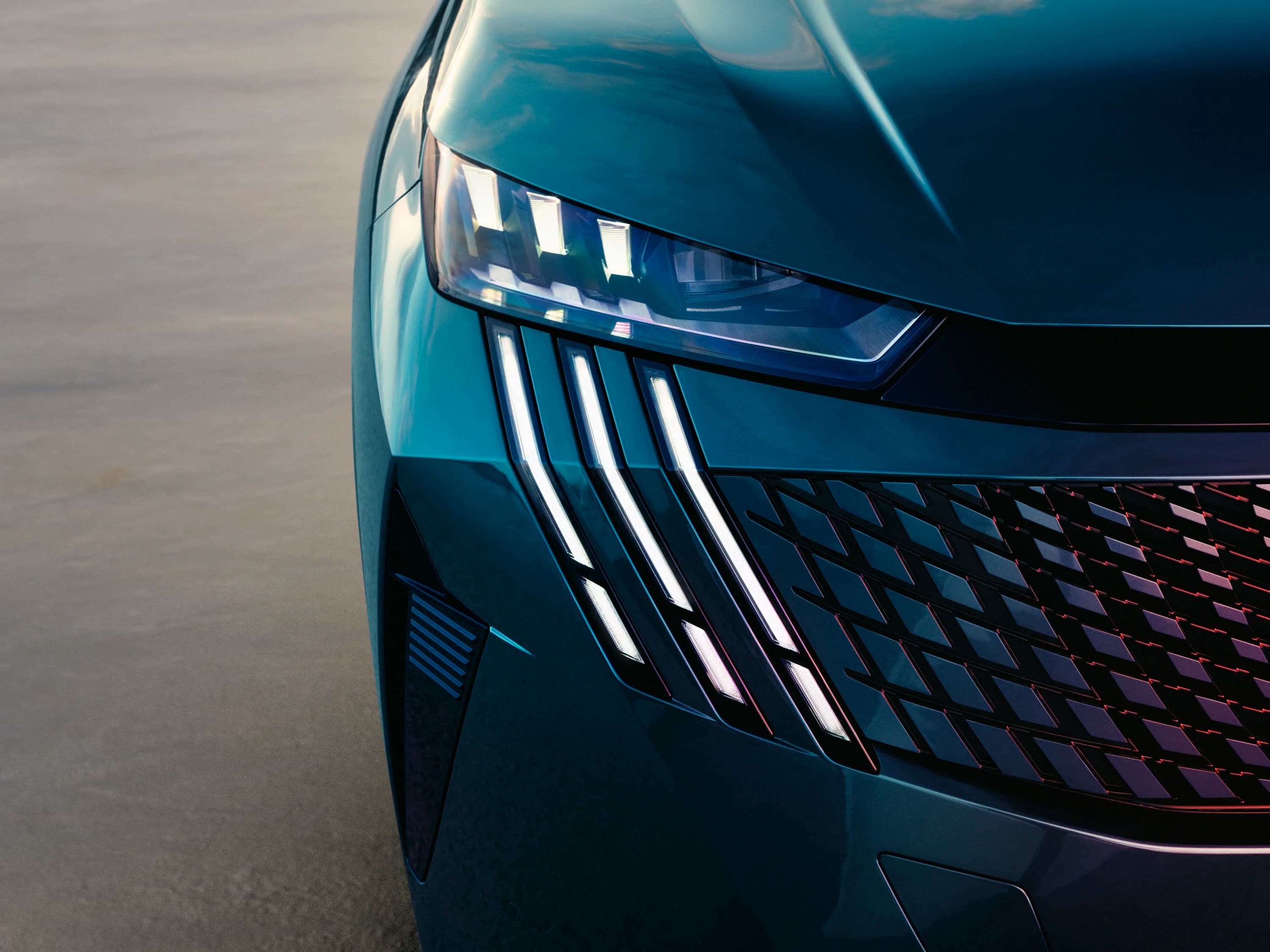 Peugeot E-3008 photo
