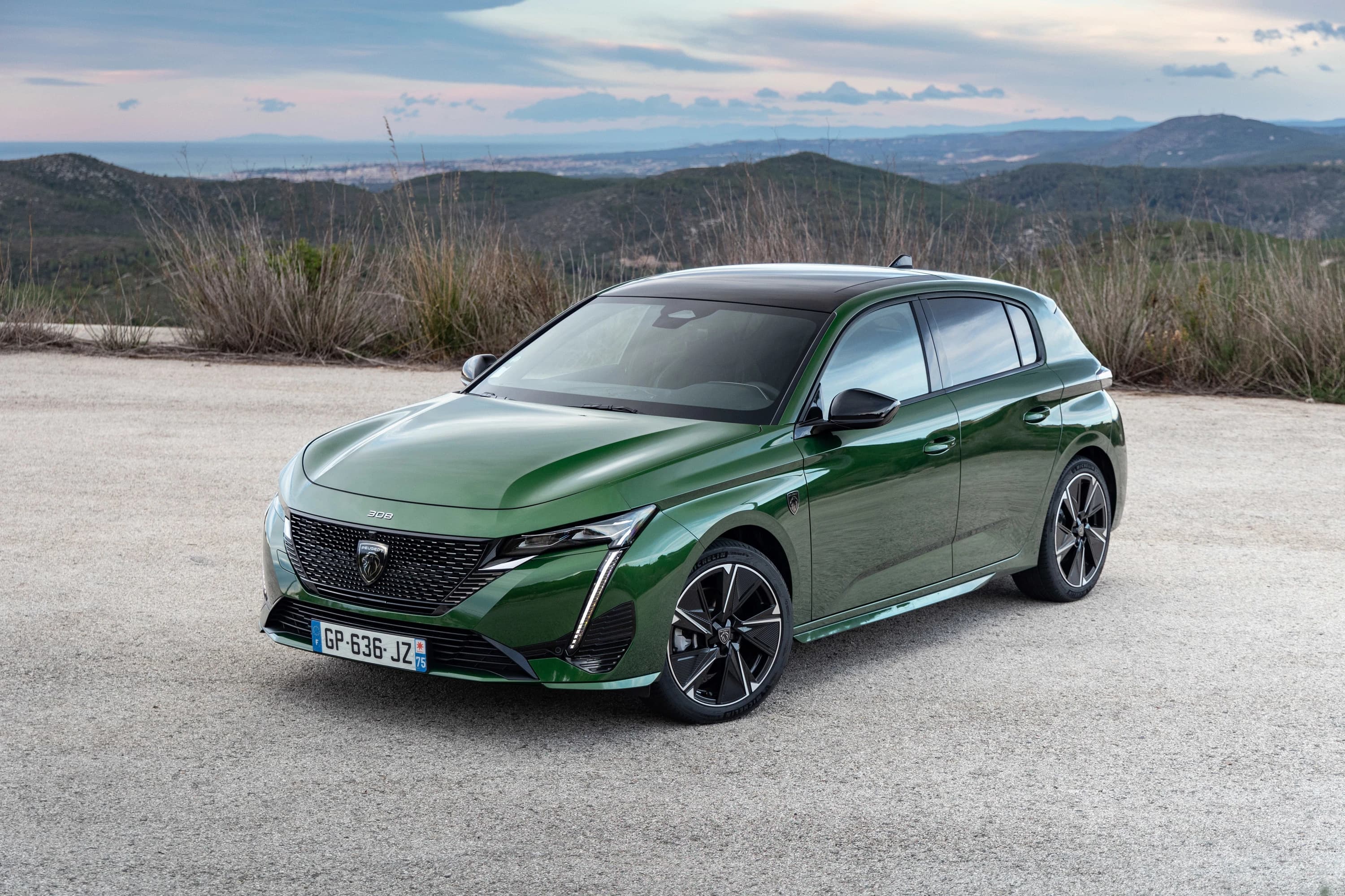 Peugeot E-308 photo