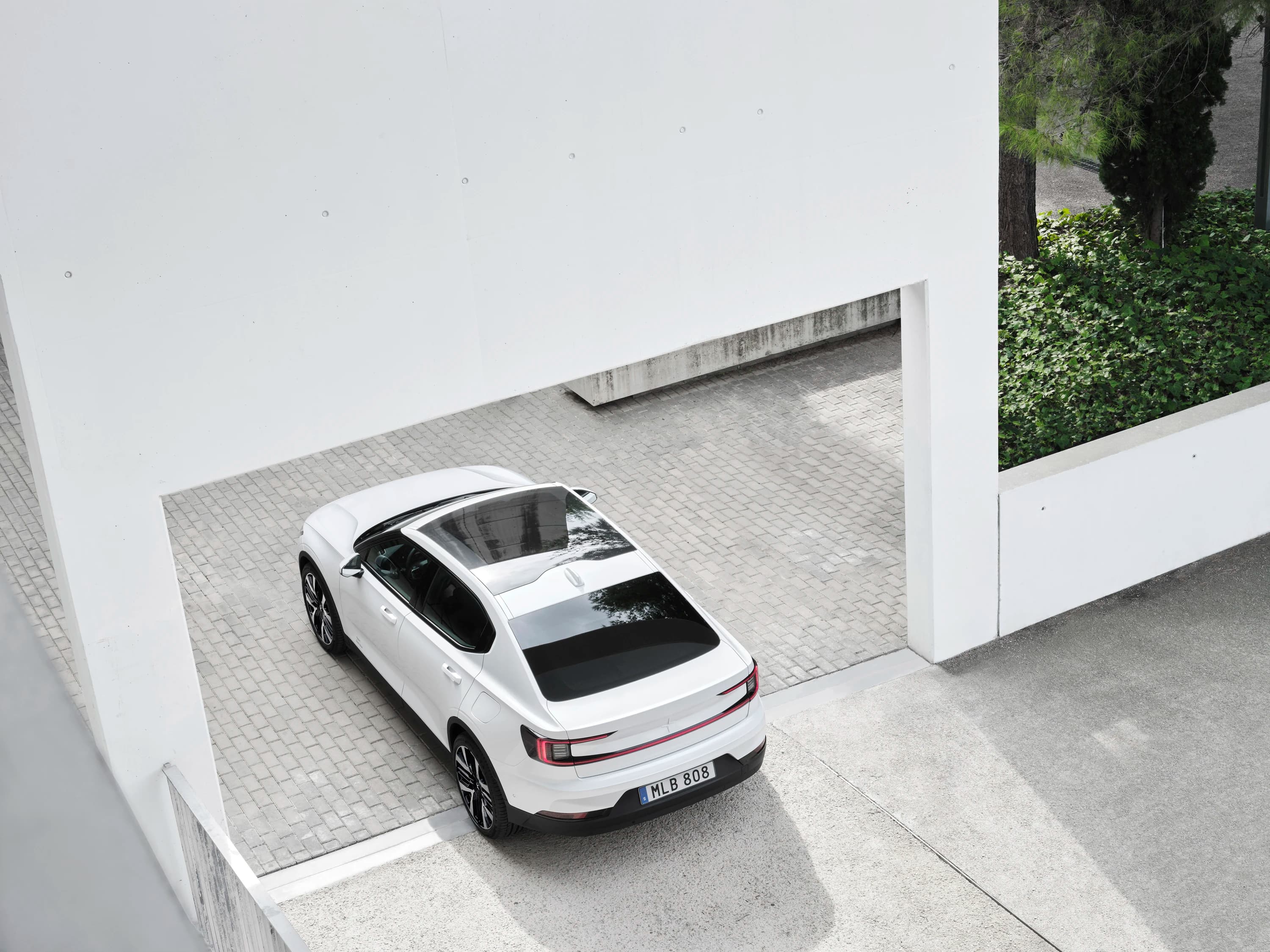 Polestar 2 Long Range Dual Motor Performance photo