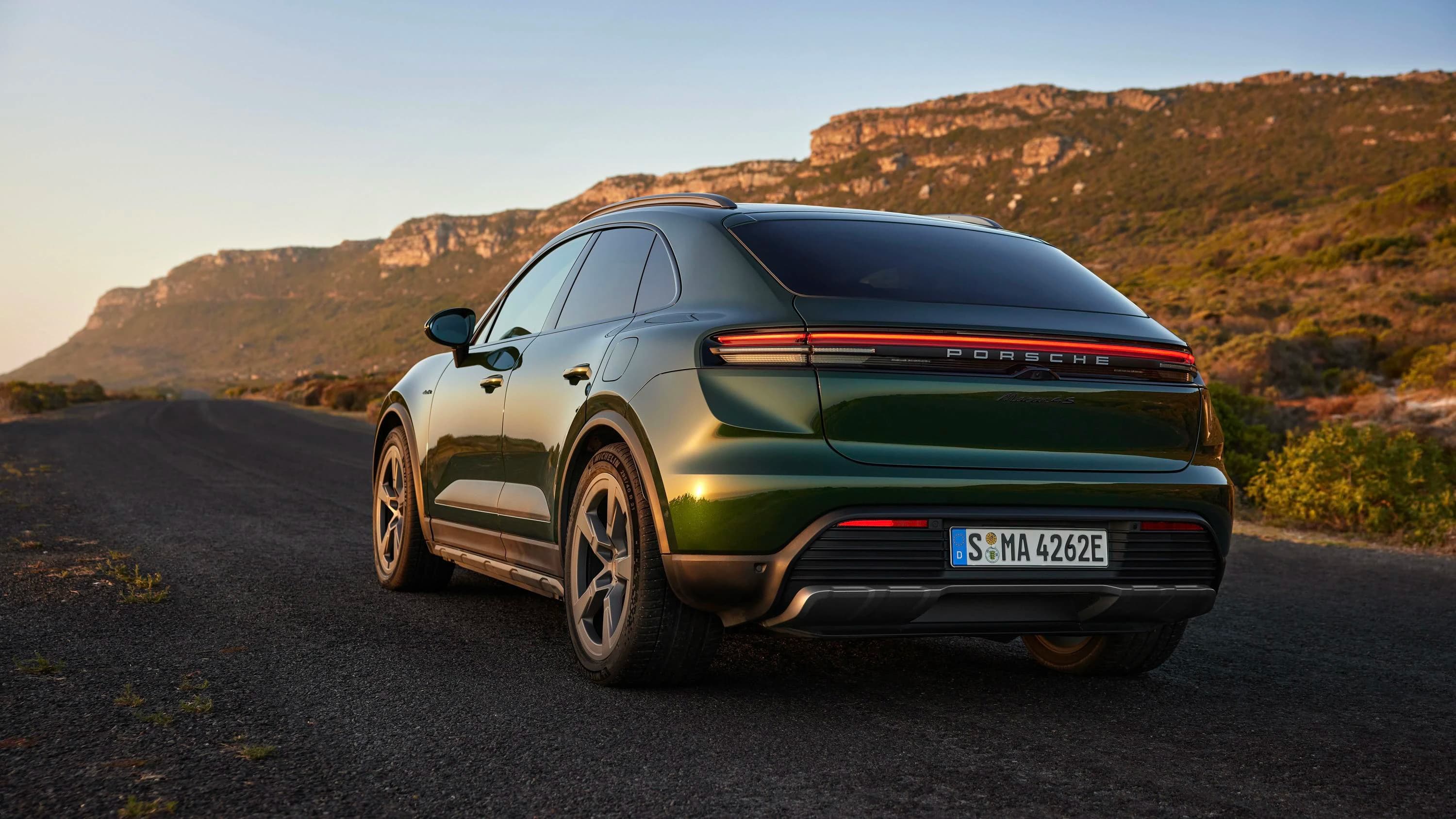 Porsche Macan 4S photo