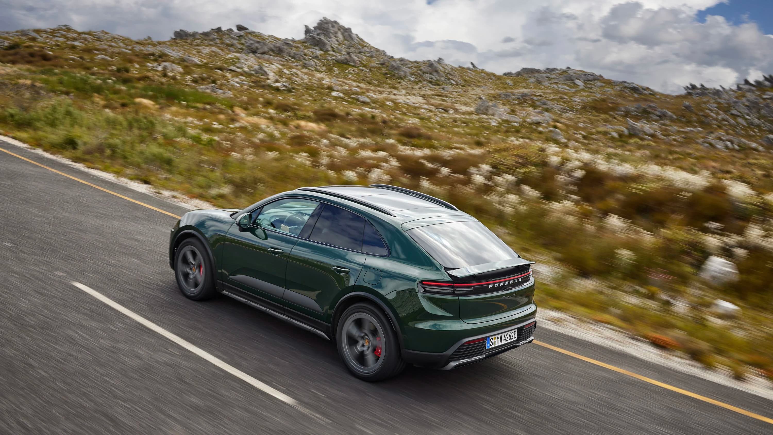 Porsche Macan 4S photo
