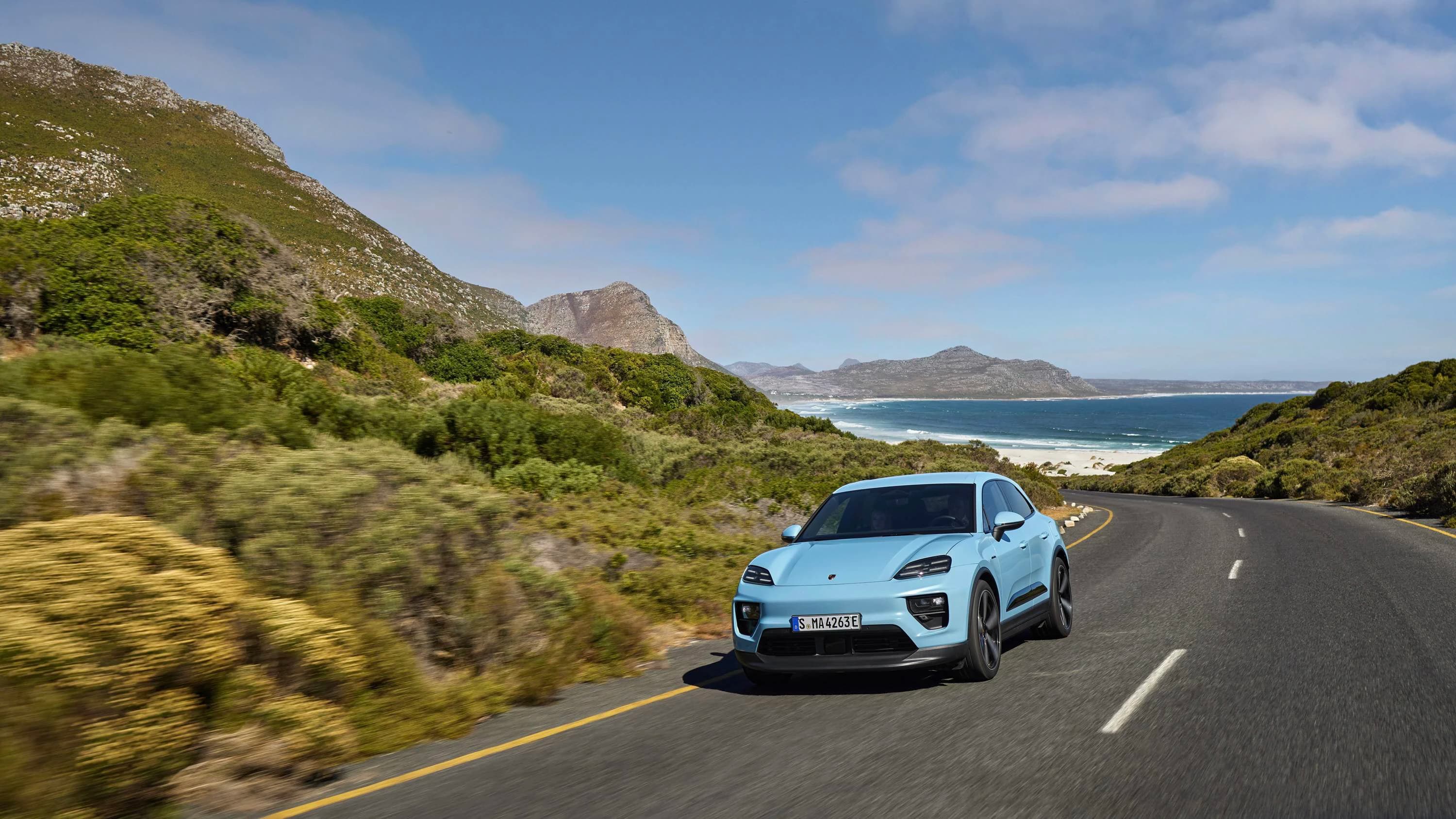 Porsche Macan photo
