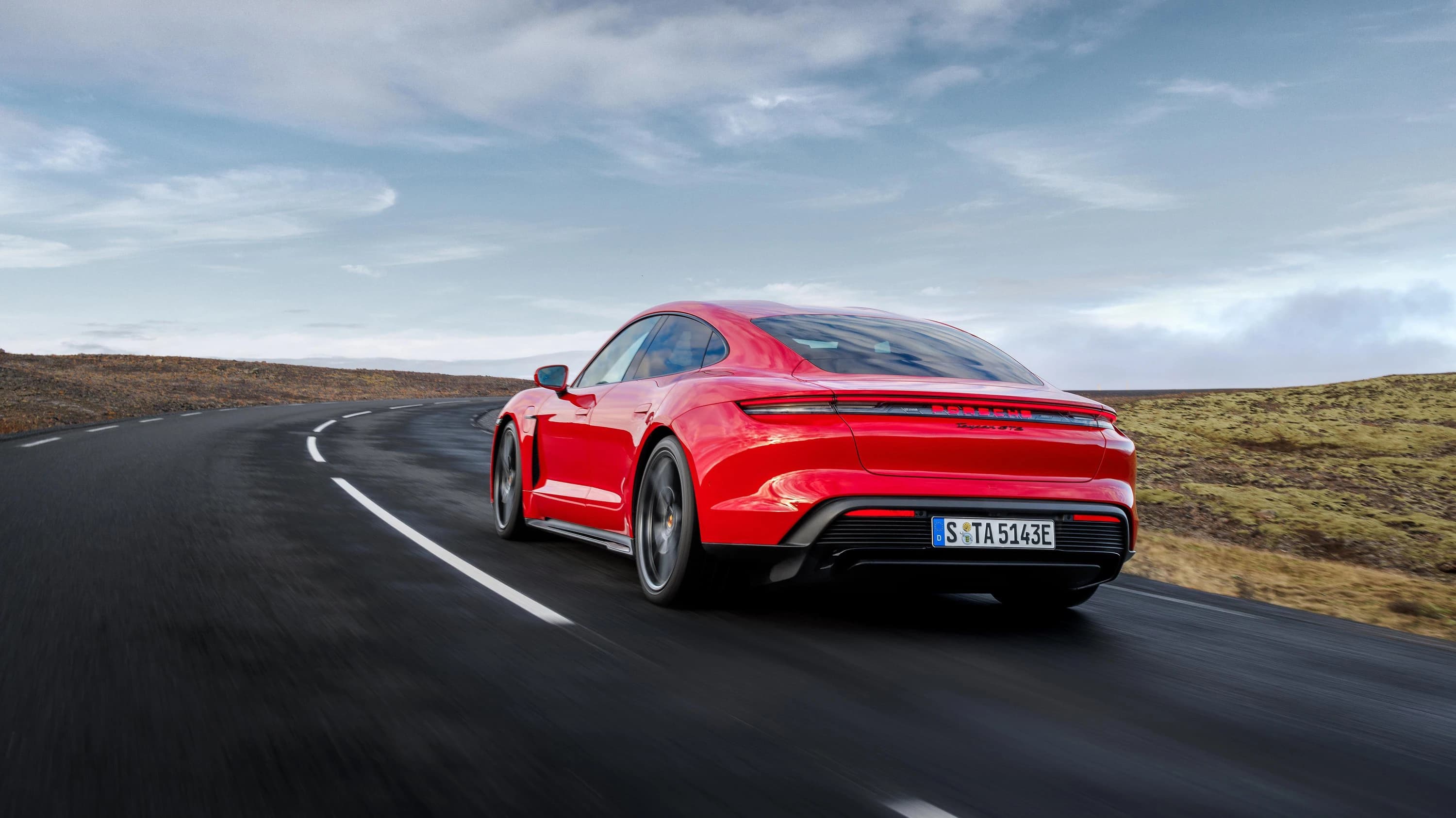 Porsche Taycan GTS photo