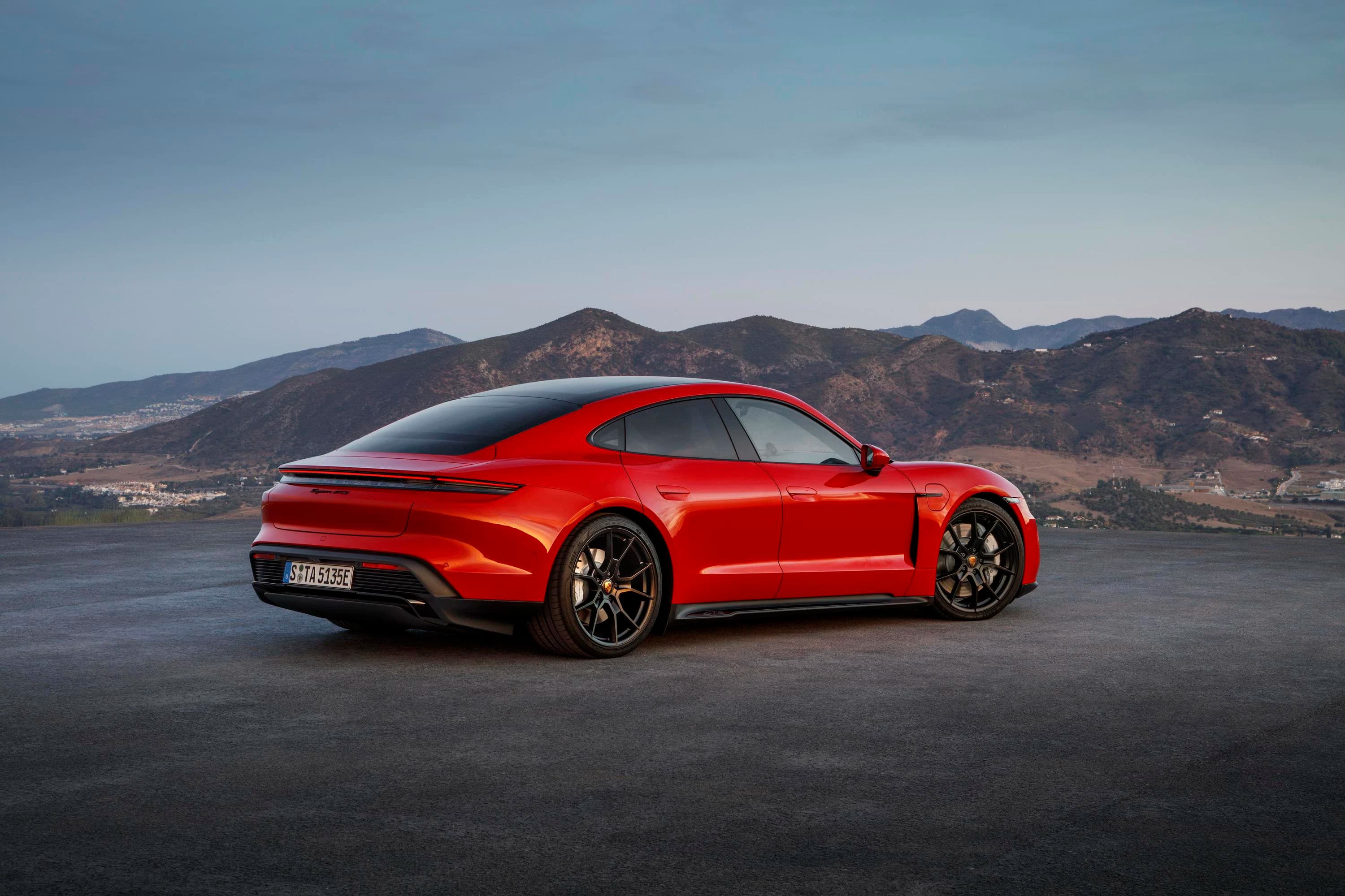Porsche Taycan GTS (GEN1) photo