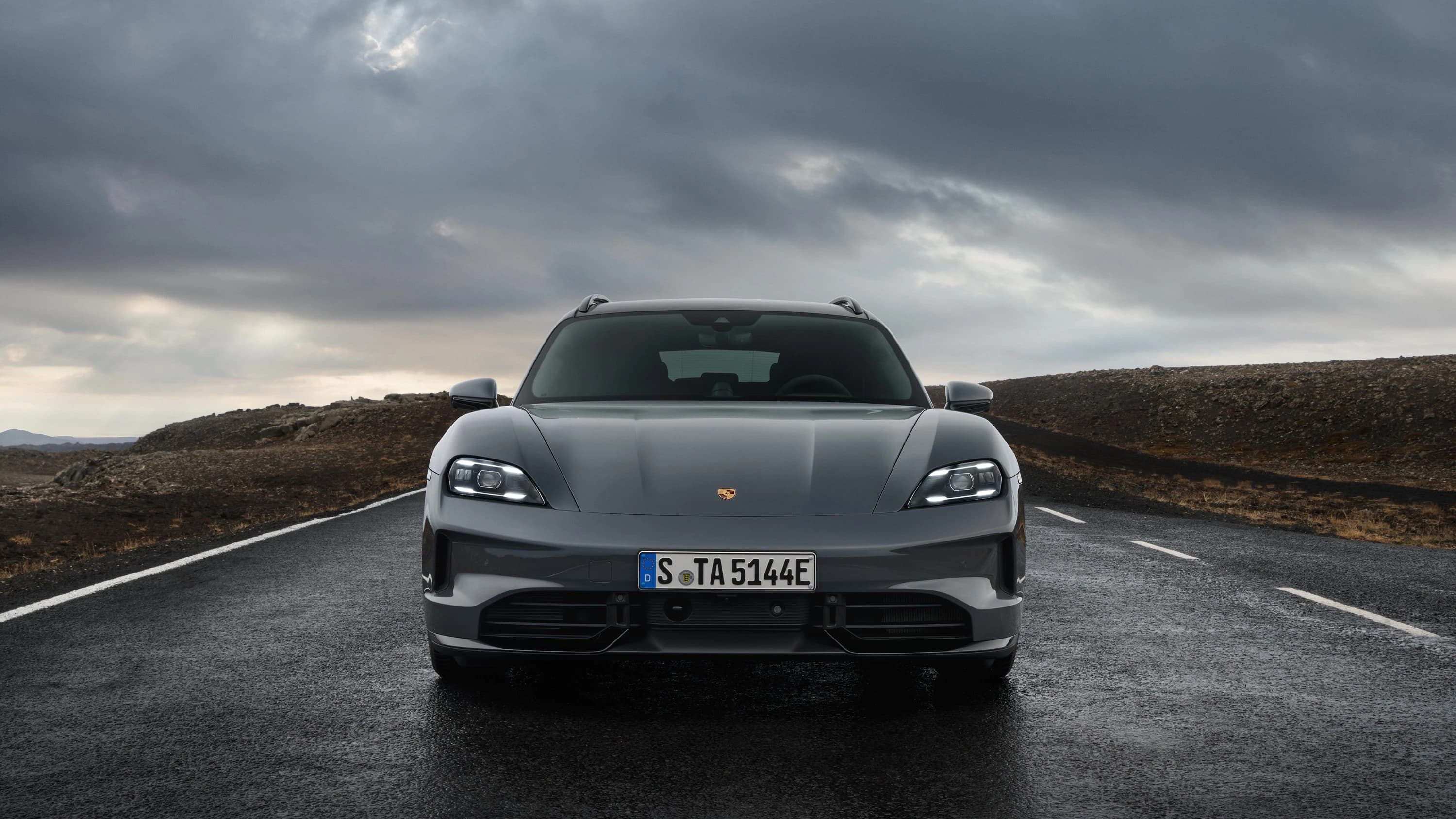 Porsche Taycan GTS Sport Turismo photo