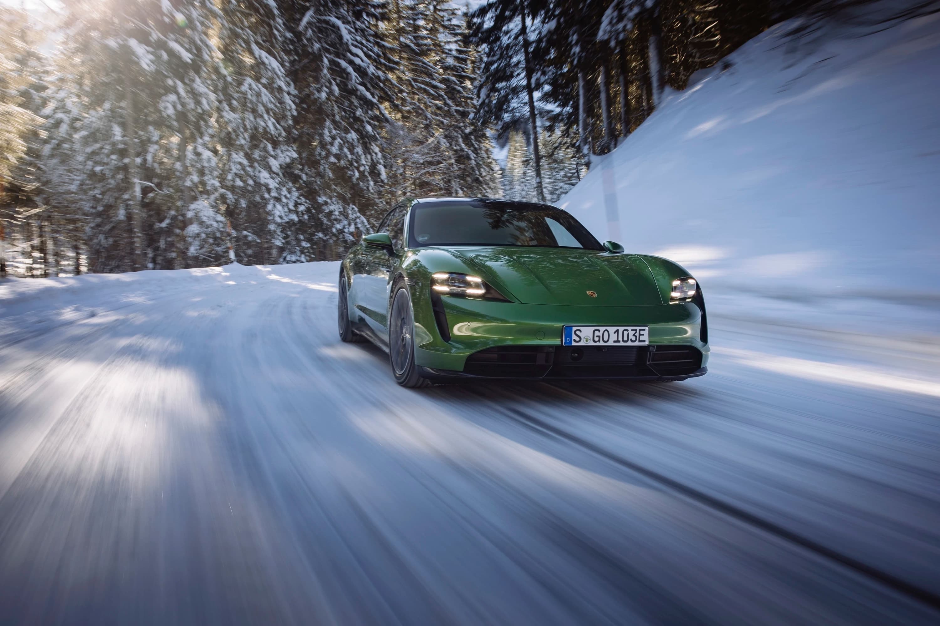 Porsche Taycan Sport Turismo (GEN1) photo