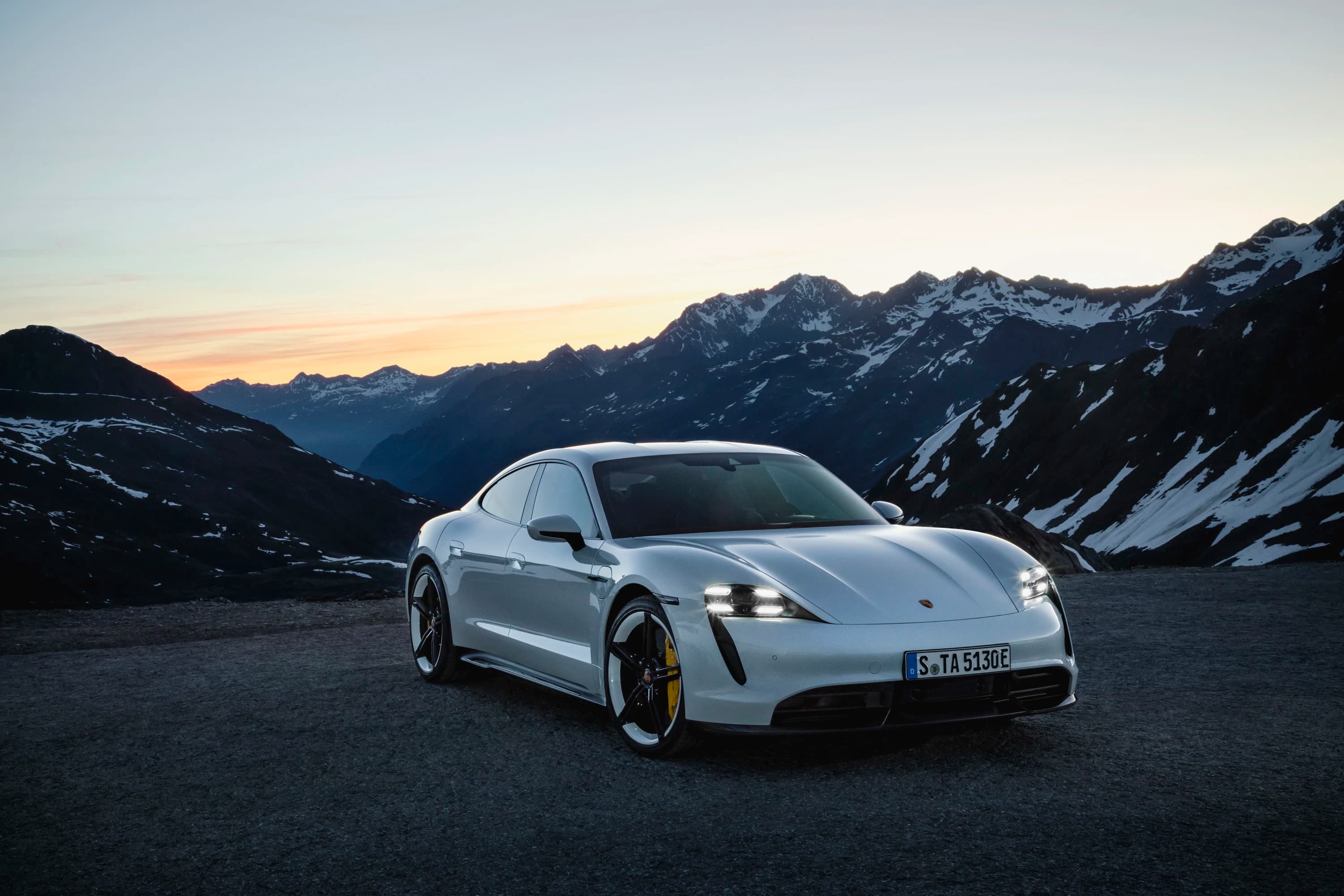 Porsche Taycan Turbo S (GEN1) photo