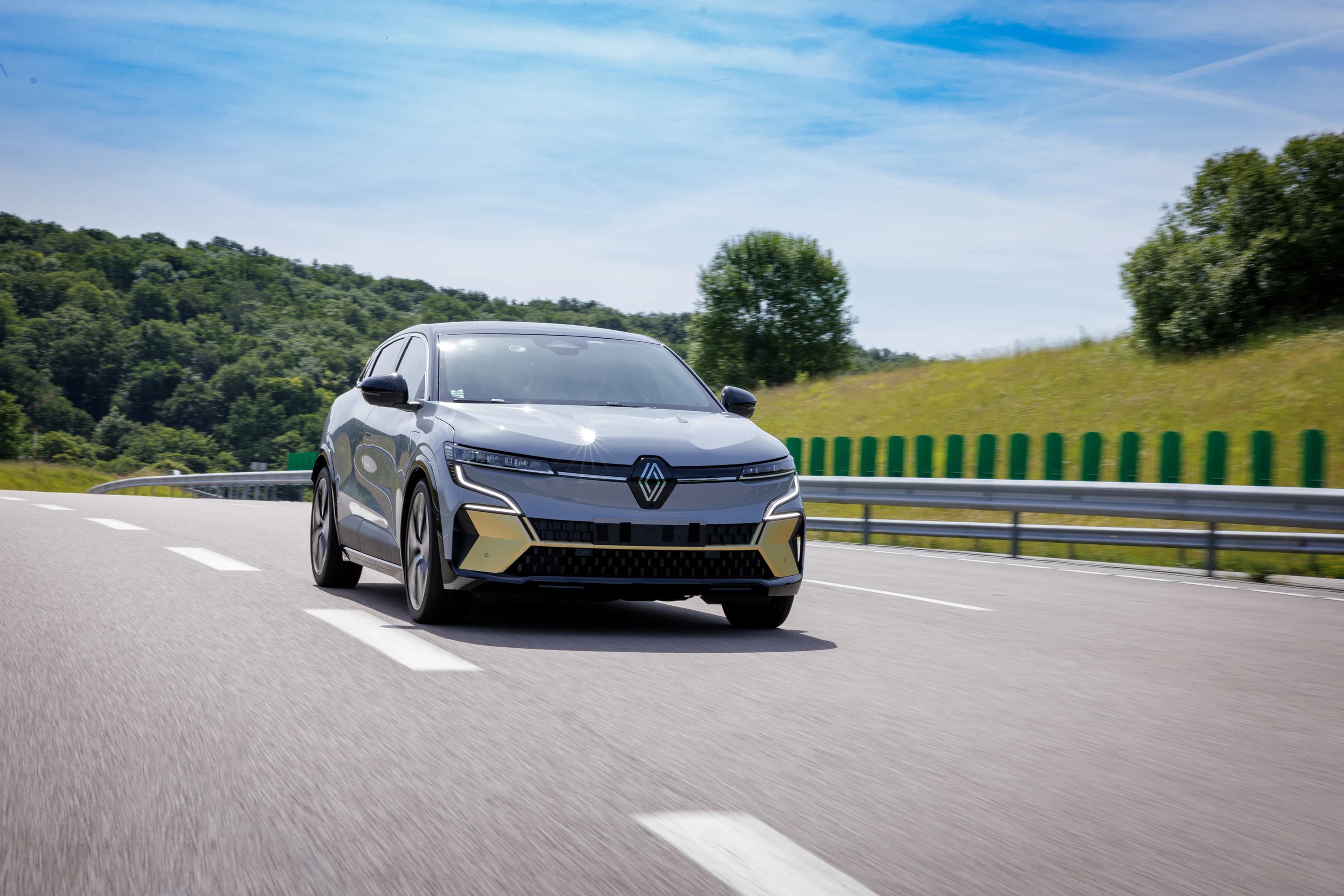 Renault Megane E-Tech Techno photo