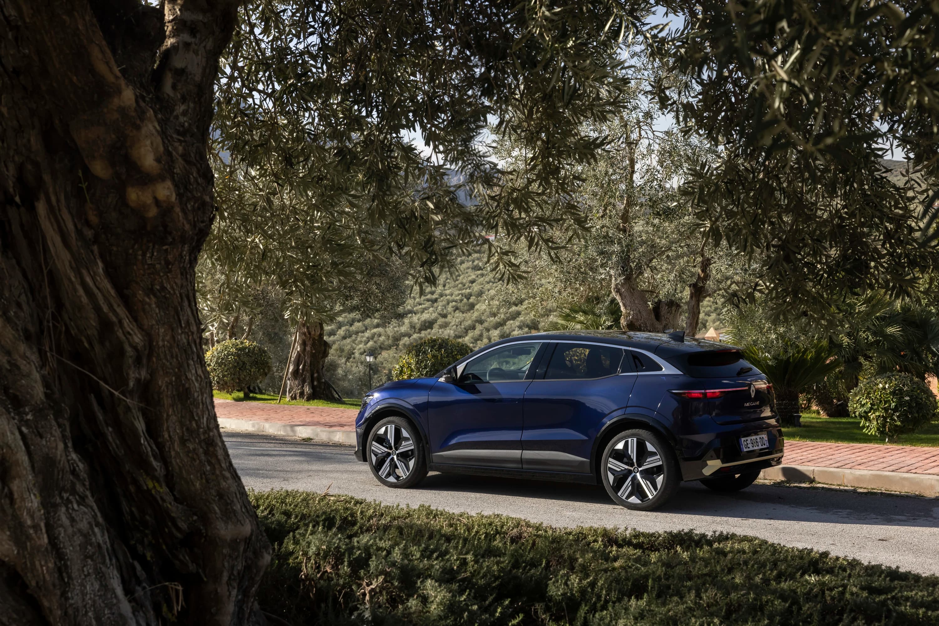 Renault Megane E-Tech Techno photo