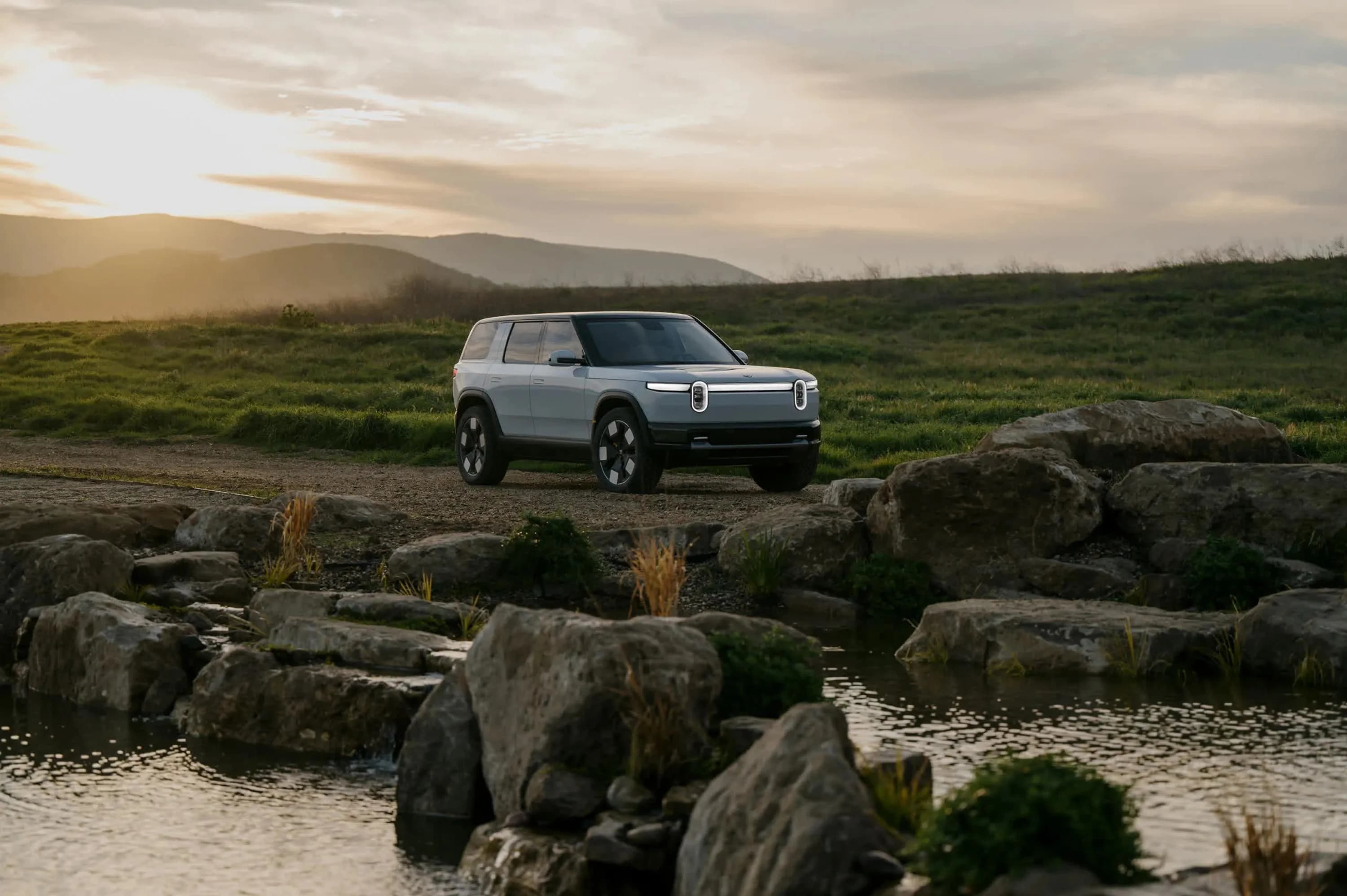 Rivian R2 Dual-Motor AWD Performance photo