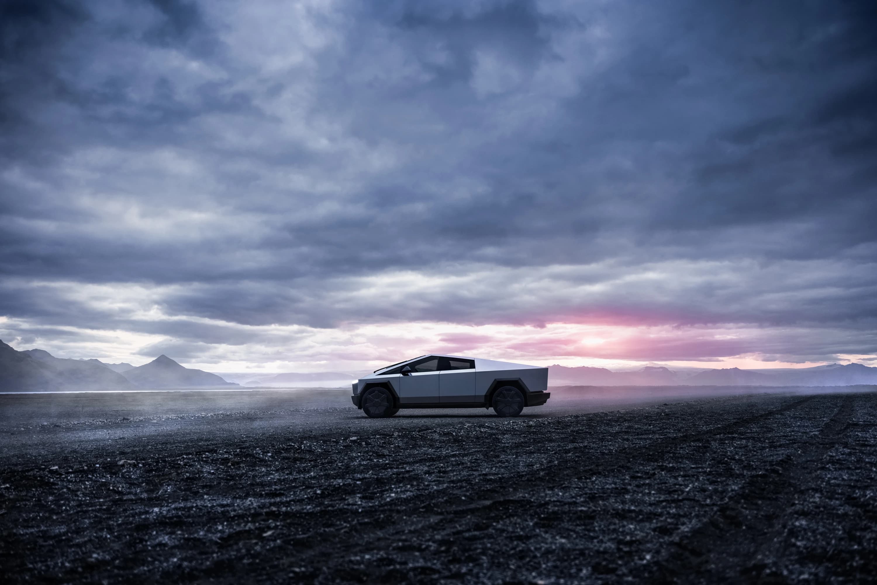 Tesla Cybertruck AWD photo