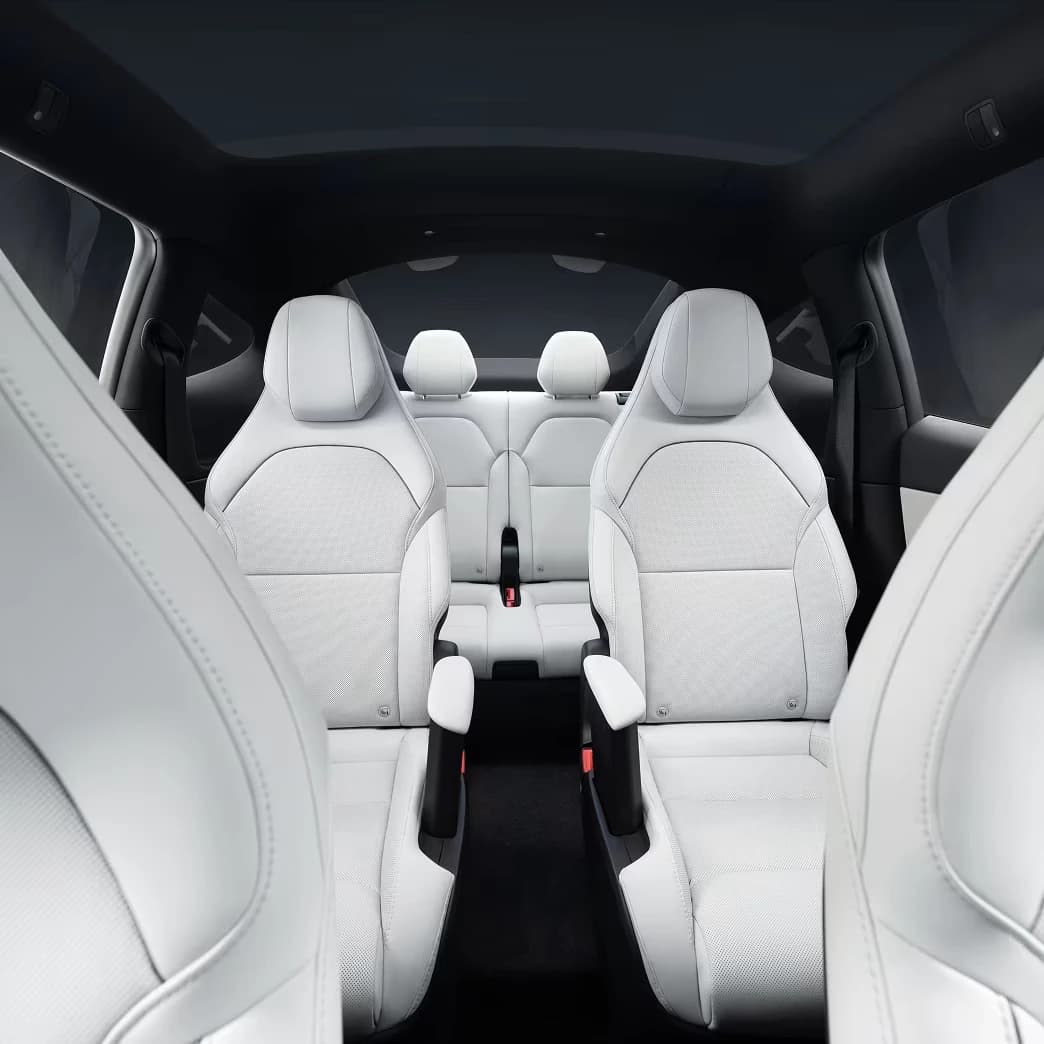 Tesla Model Y L photo