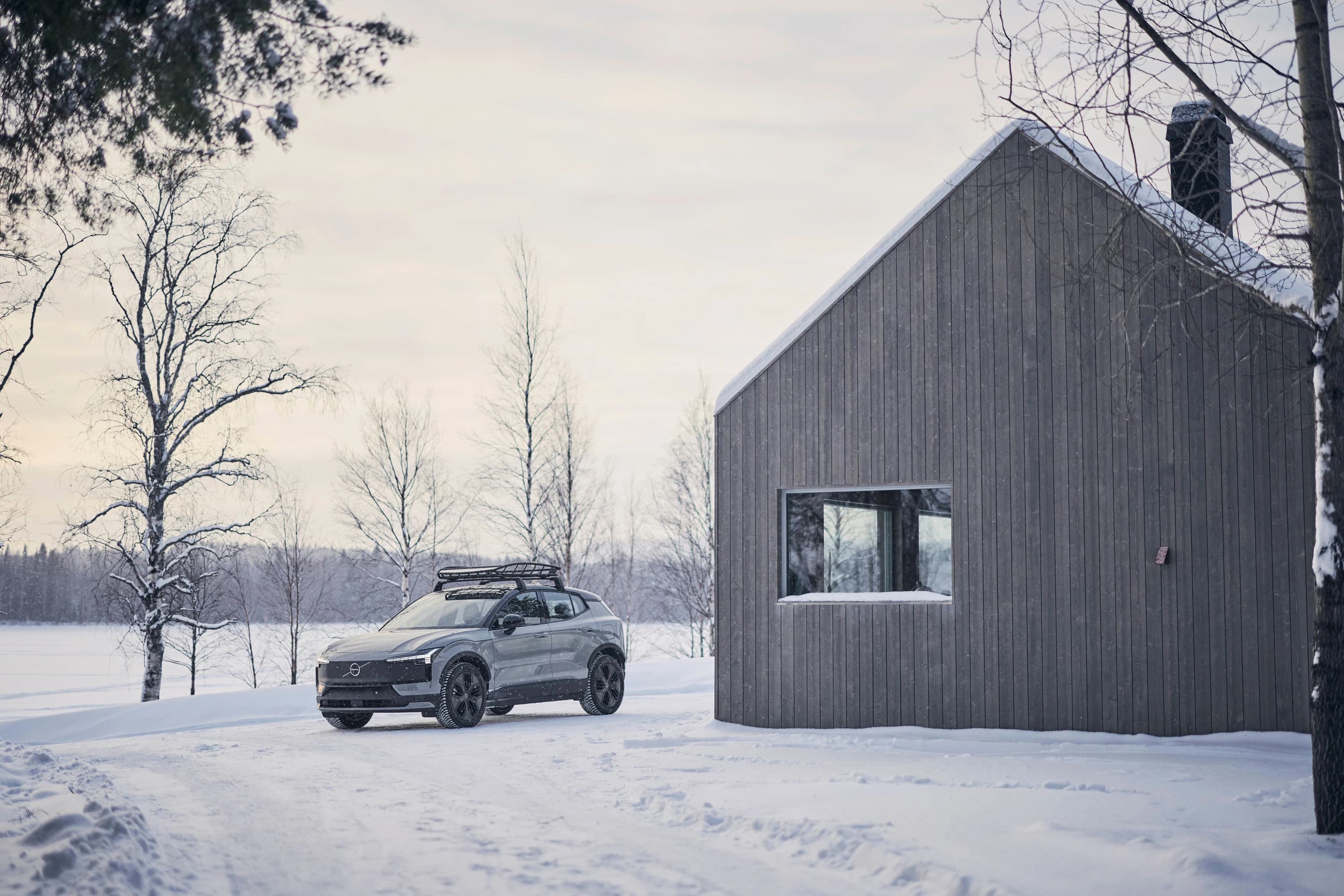 Volvo EX30 Cross Country P8 AWD photo
