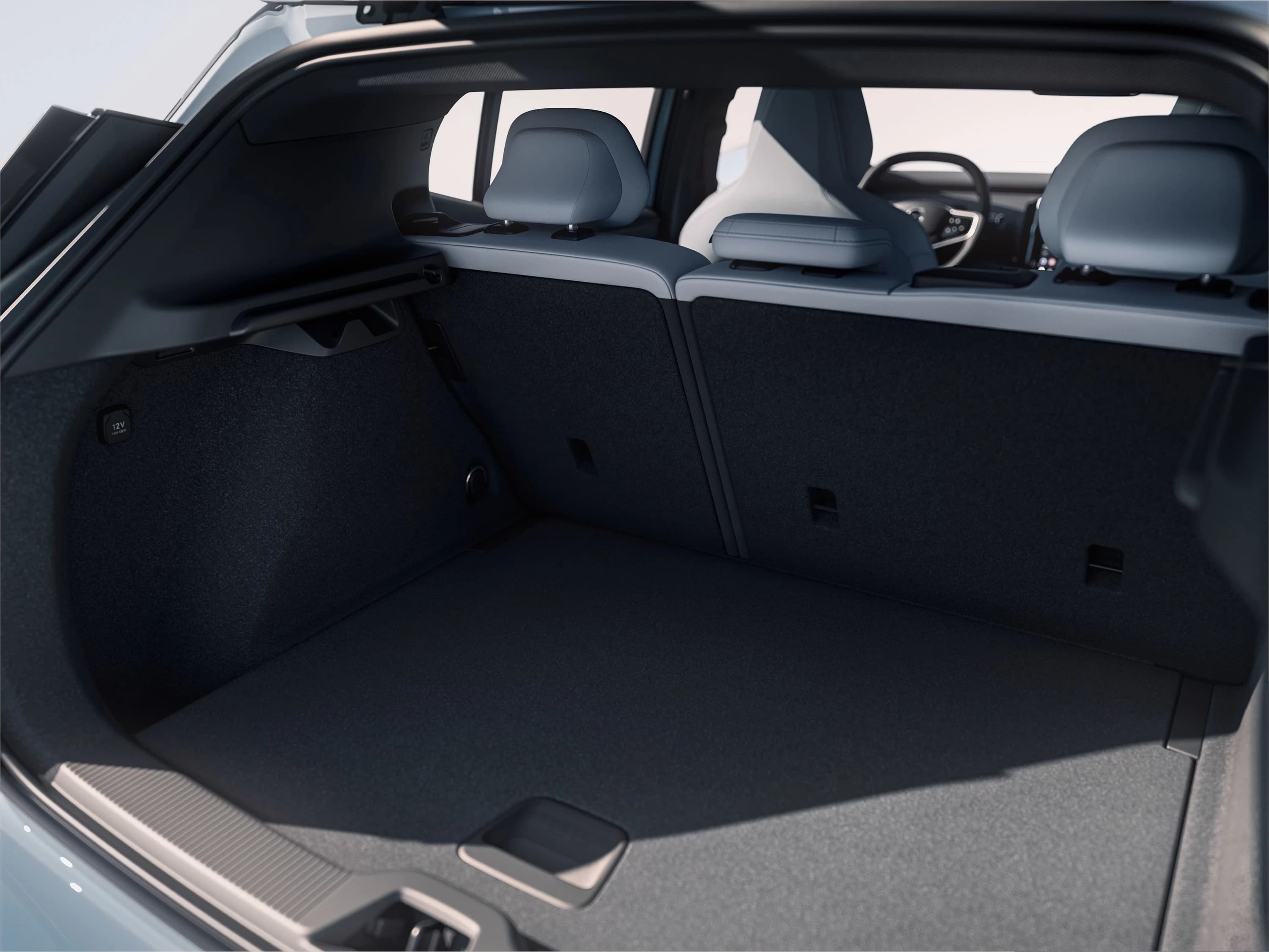 Volvo EX30 P8 AWD photo