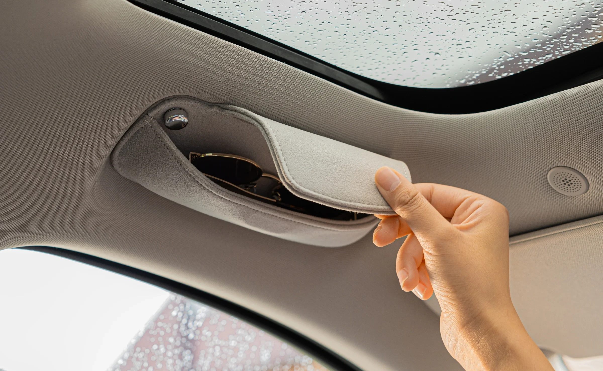 AITO M7 RWD interiorstorage view