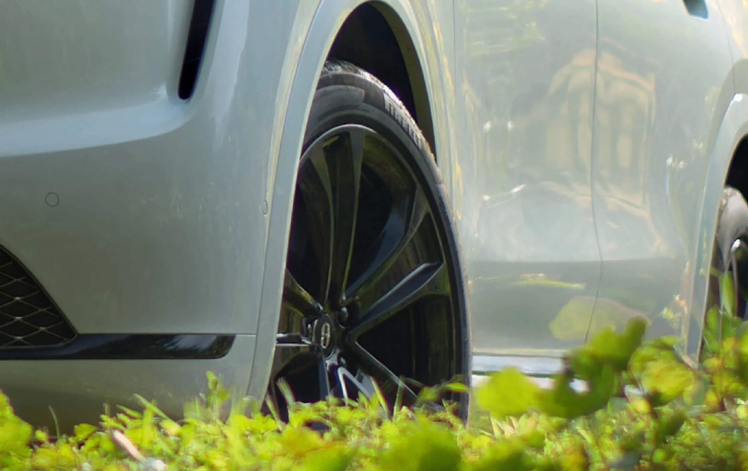 AITO M7 RWD details view