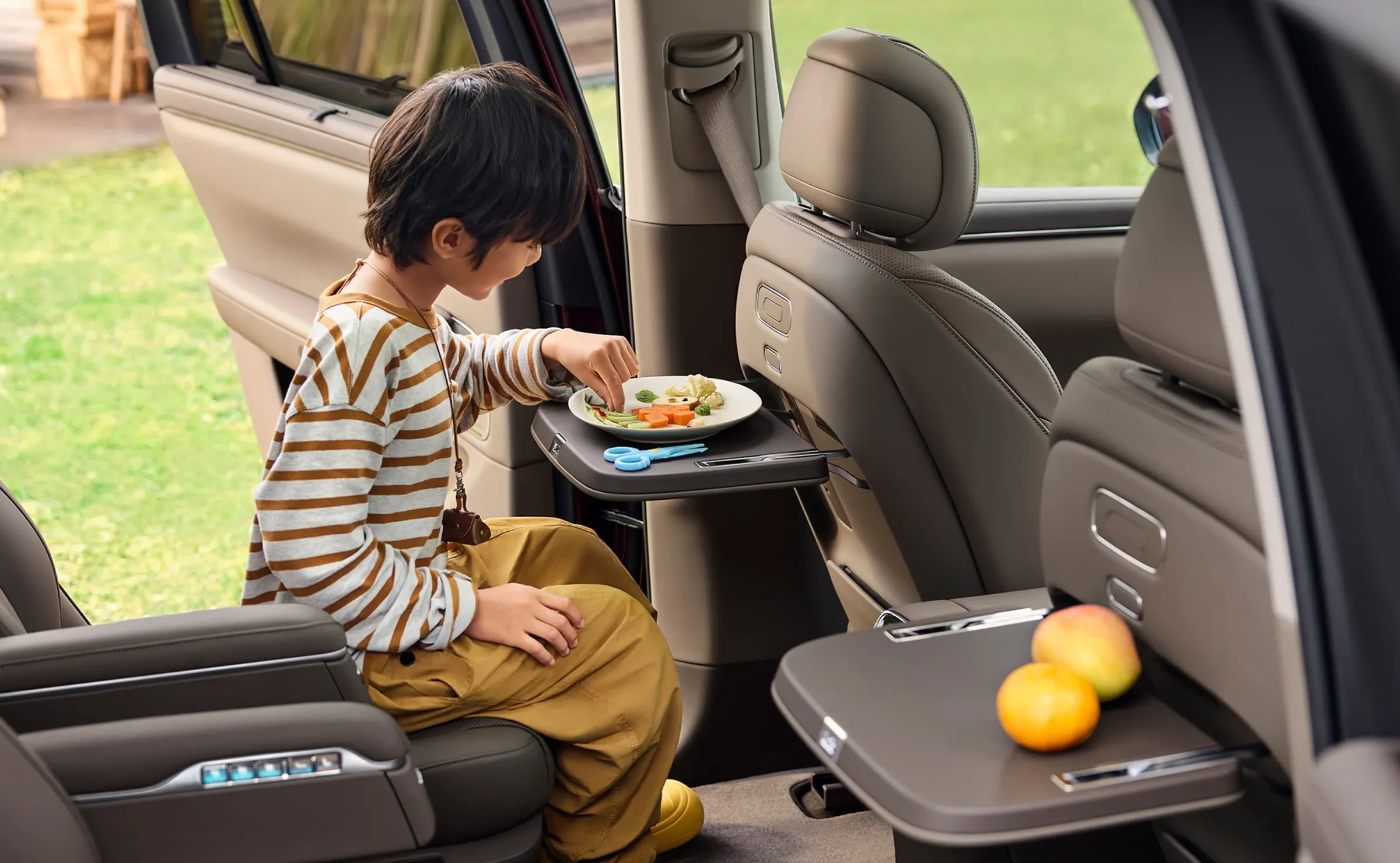 AITO M7 RWD interiorstorage view