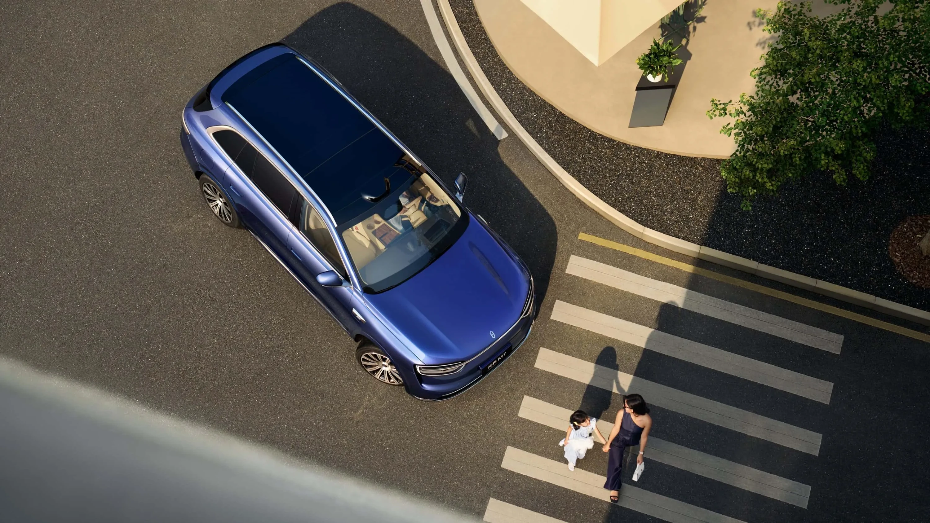 AITO M7 RWD exterior view