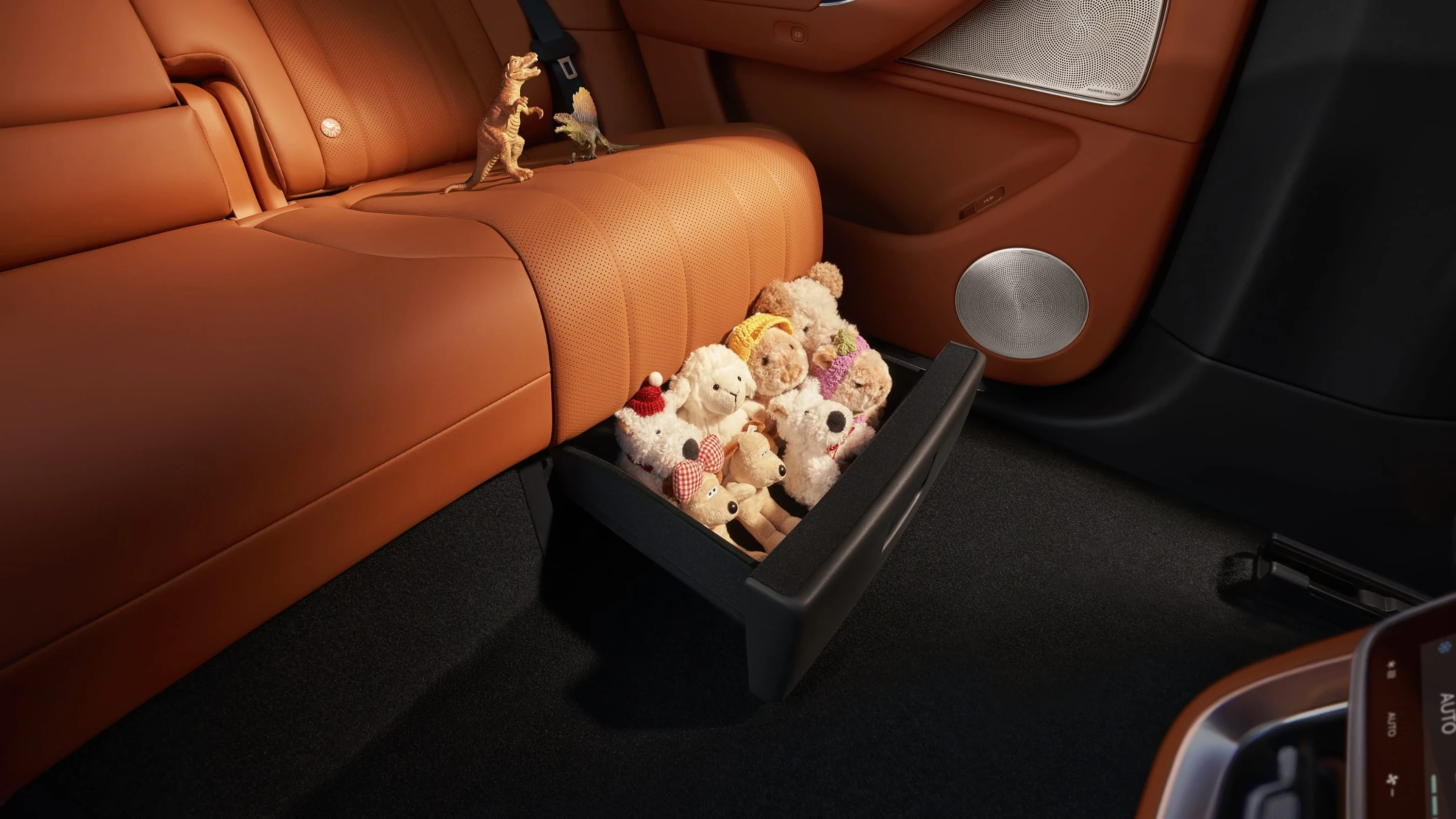 AITO M8 AWD interiorstorage view