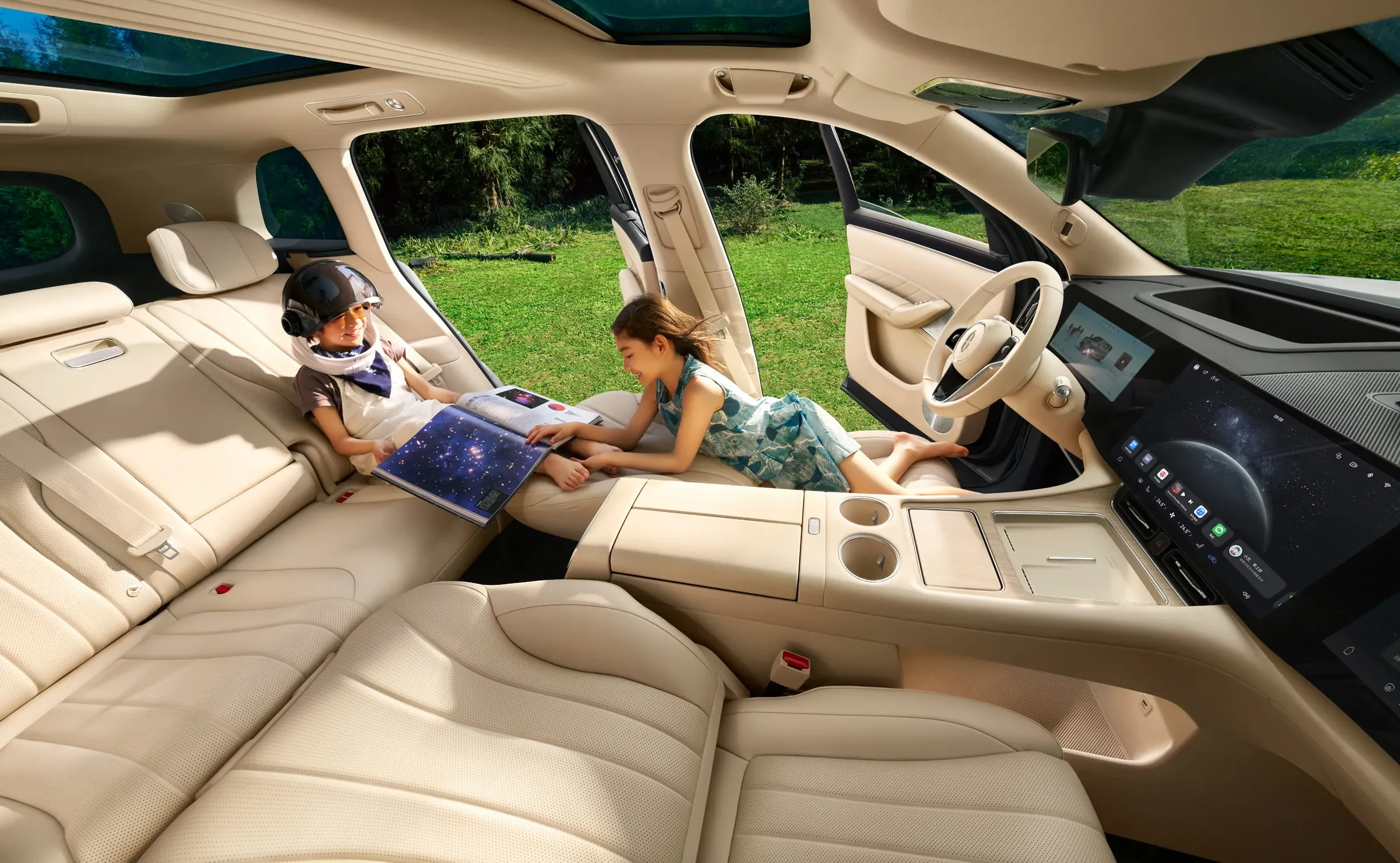 AITO M8 AWD interior view