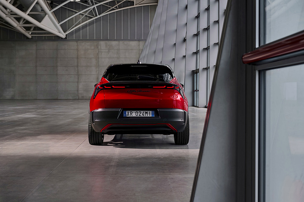Alfa Romeo Junior exterior view