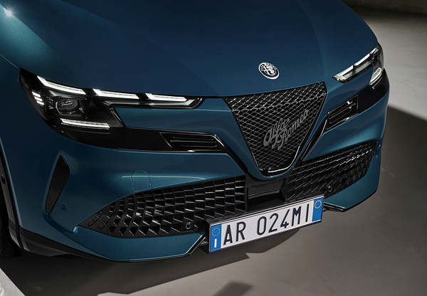 Alfa Romeo Junior Veloce headlights view